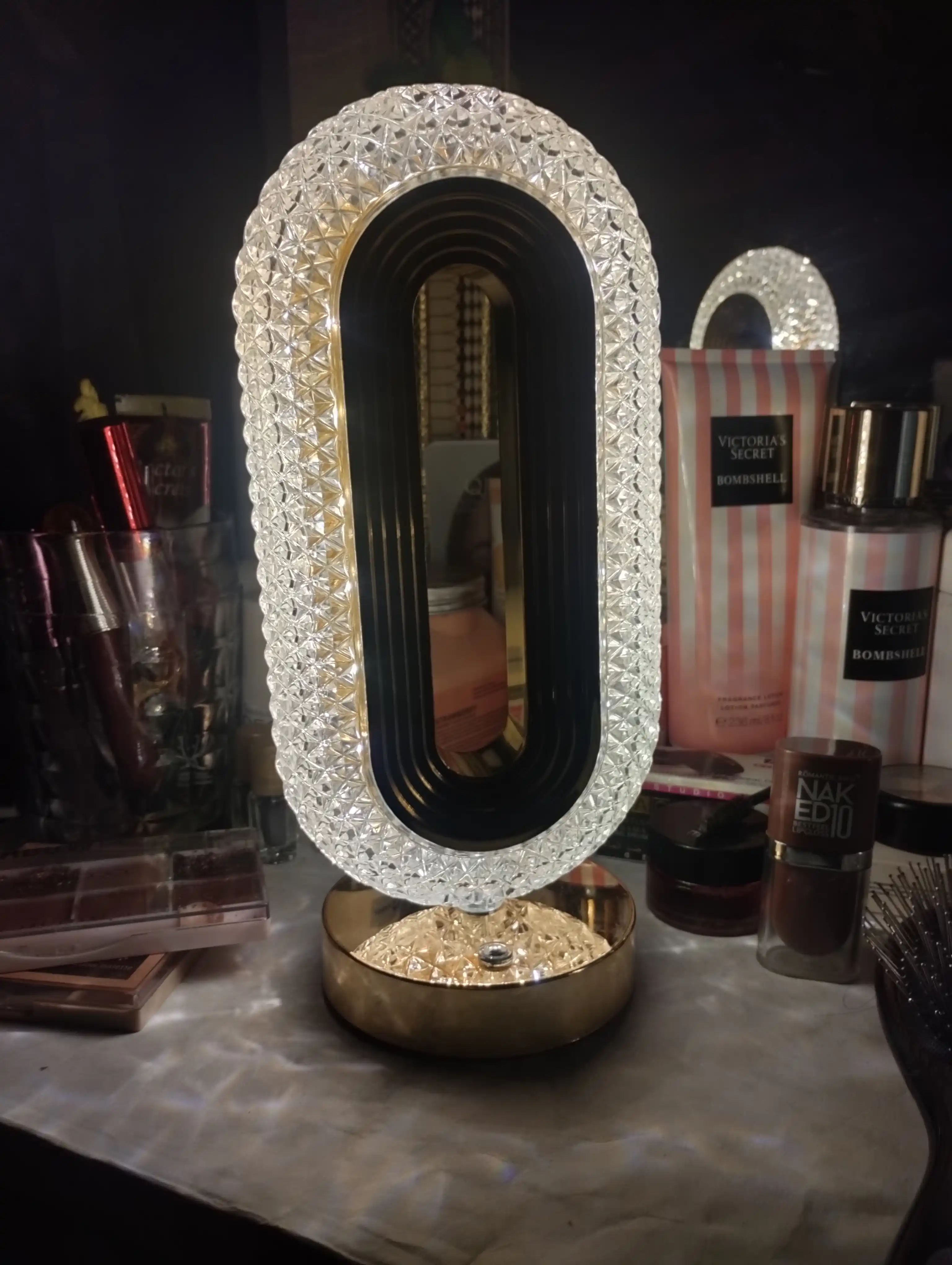 Tungi chiroq, yorug‘lik diodli LED, lampa