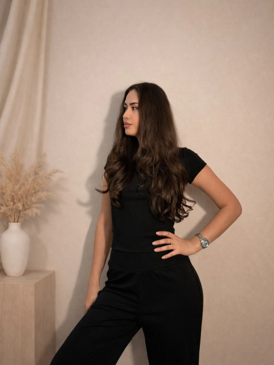 Ayollar kostyumi model Minimal top va palazzo shim bazaviy kostyum