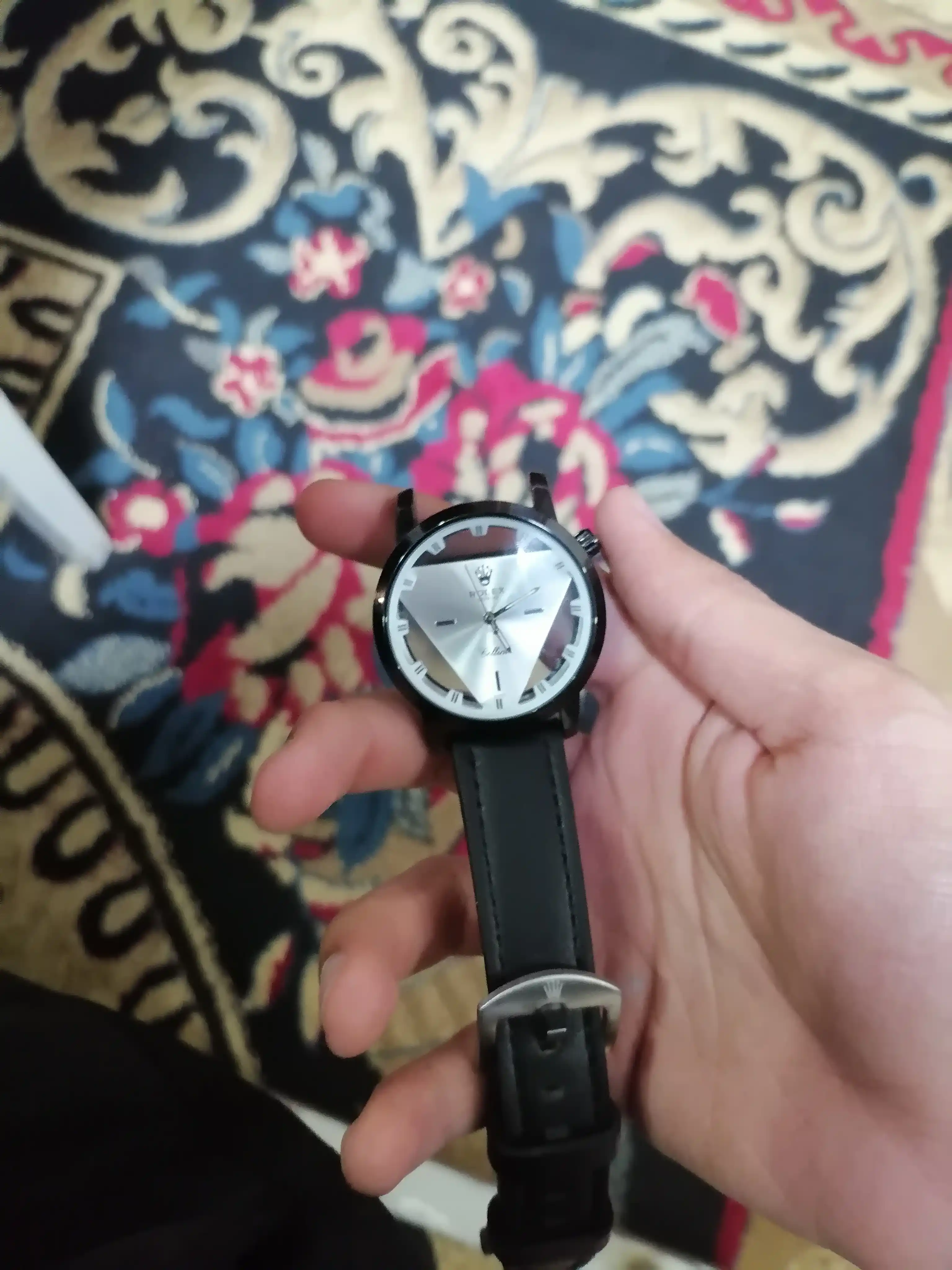 Erkaklar qo‘l soati Classic, kvars mexanizmli, Peramida