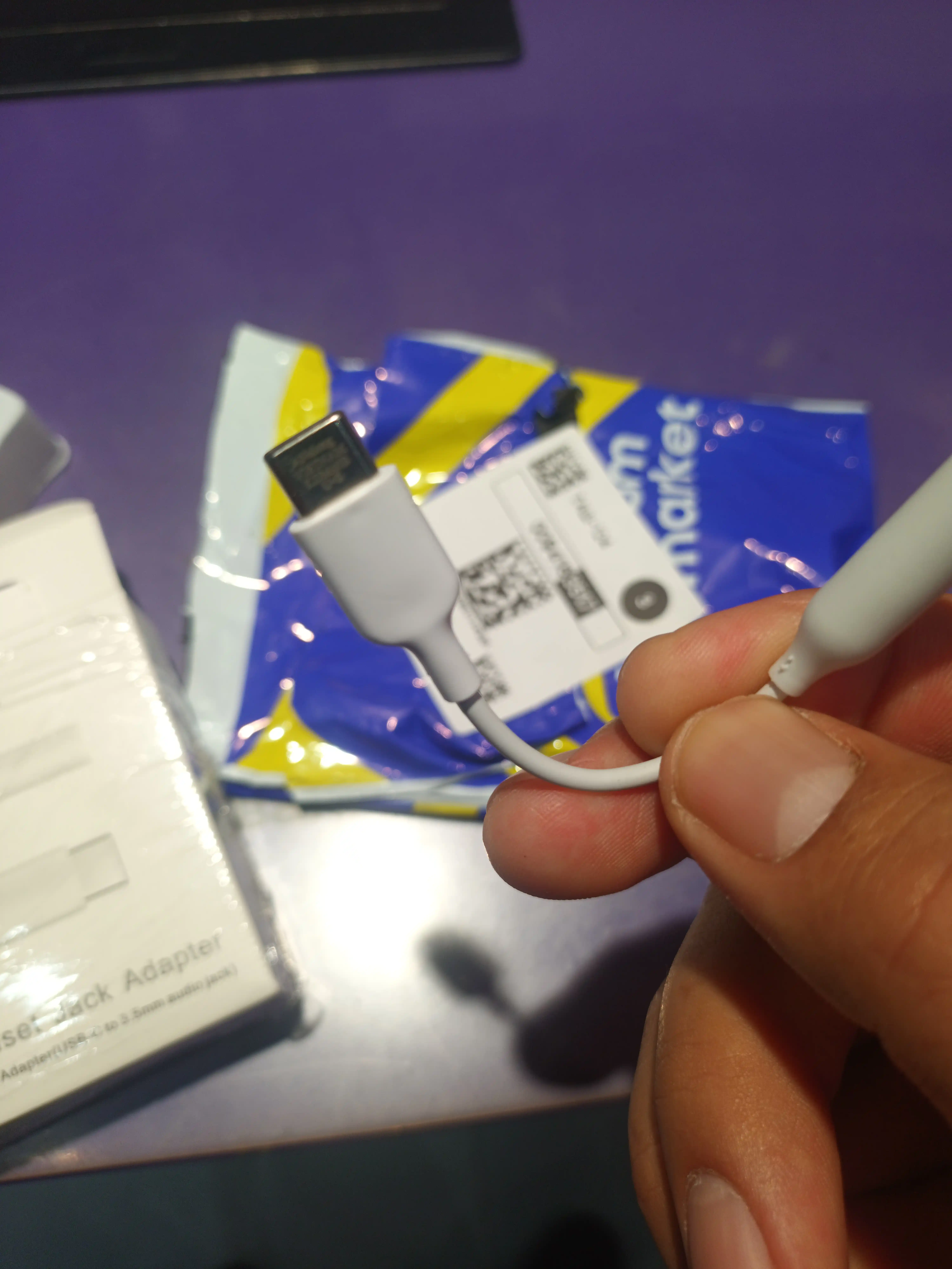 Type-C va Lightning dan 3.5 mm AUX ga audio adapter kabel