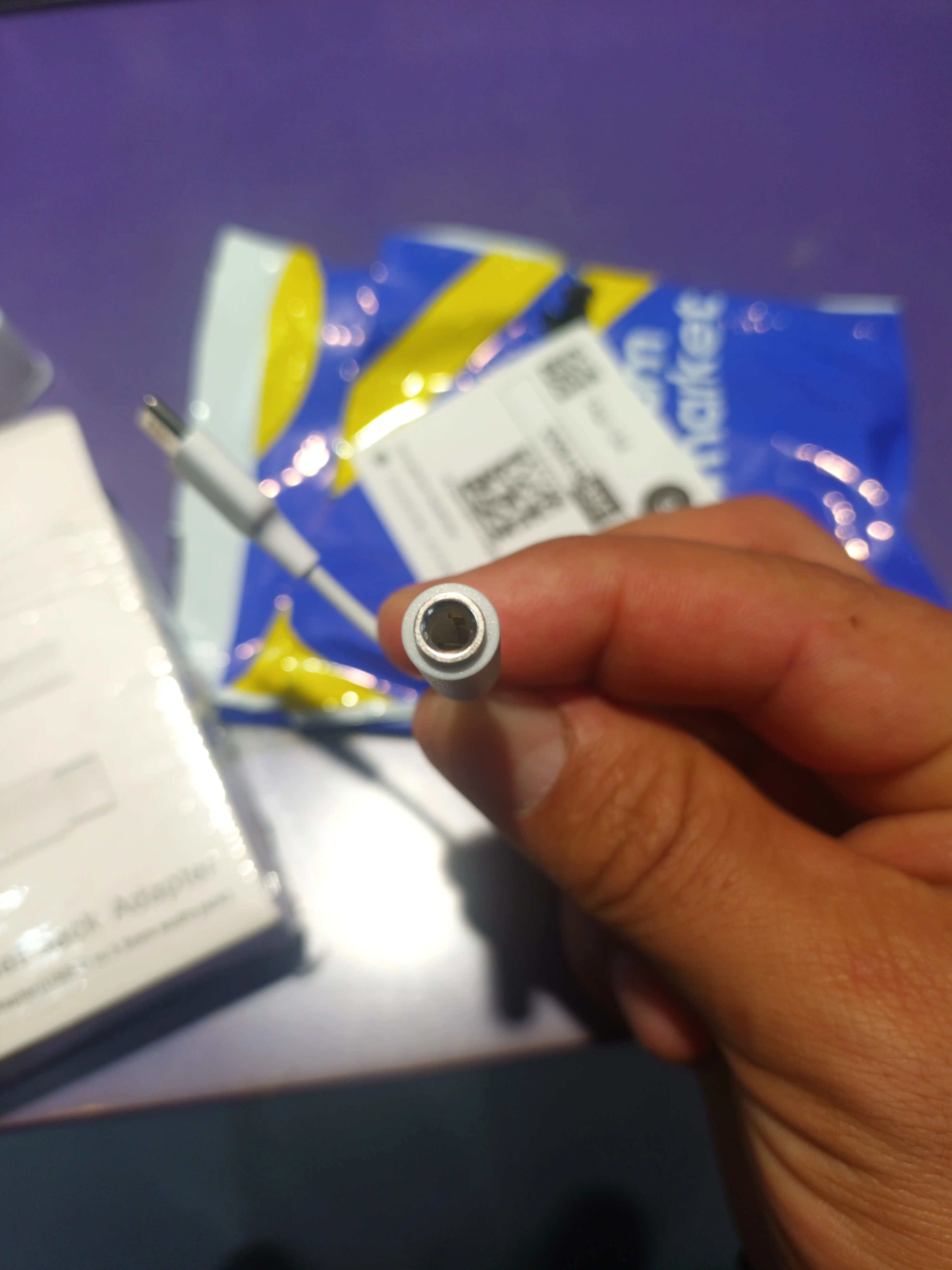 Type-C va Lightning dan 3.5 mm AUX ga audio adapter kabel