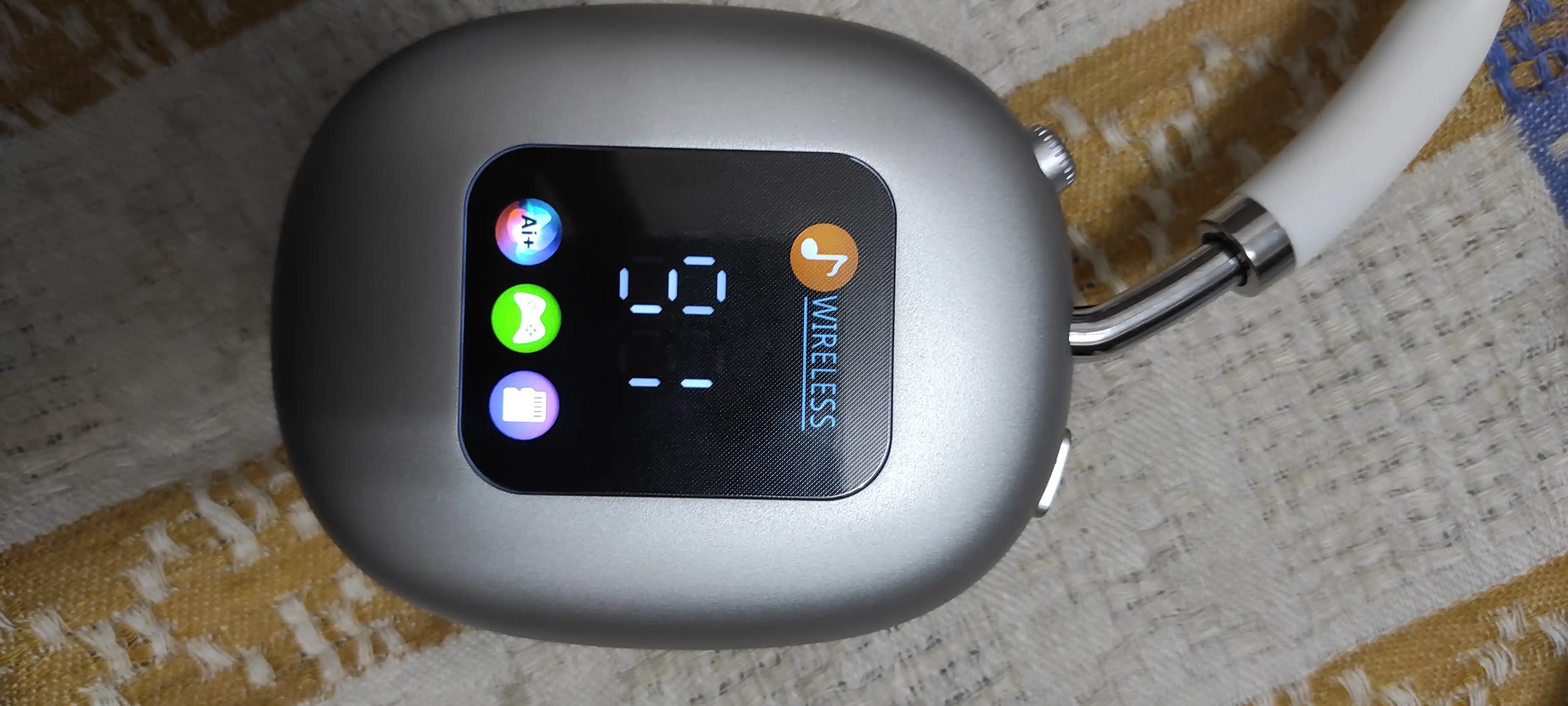 Simsiz quloqchinlar bluetooth naushnik AKZ MAX600 LED displey kompyuter va telefon uchun