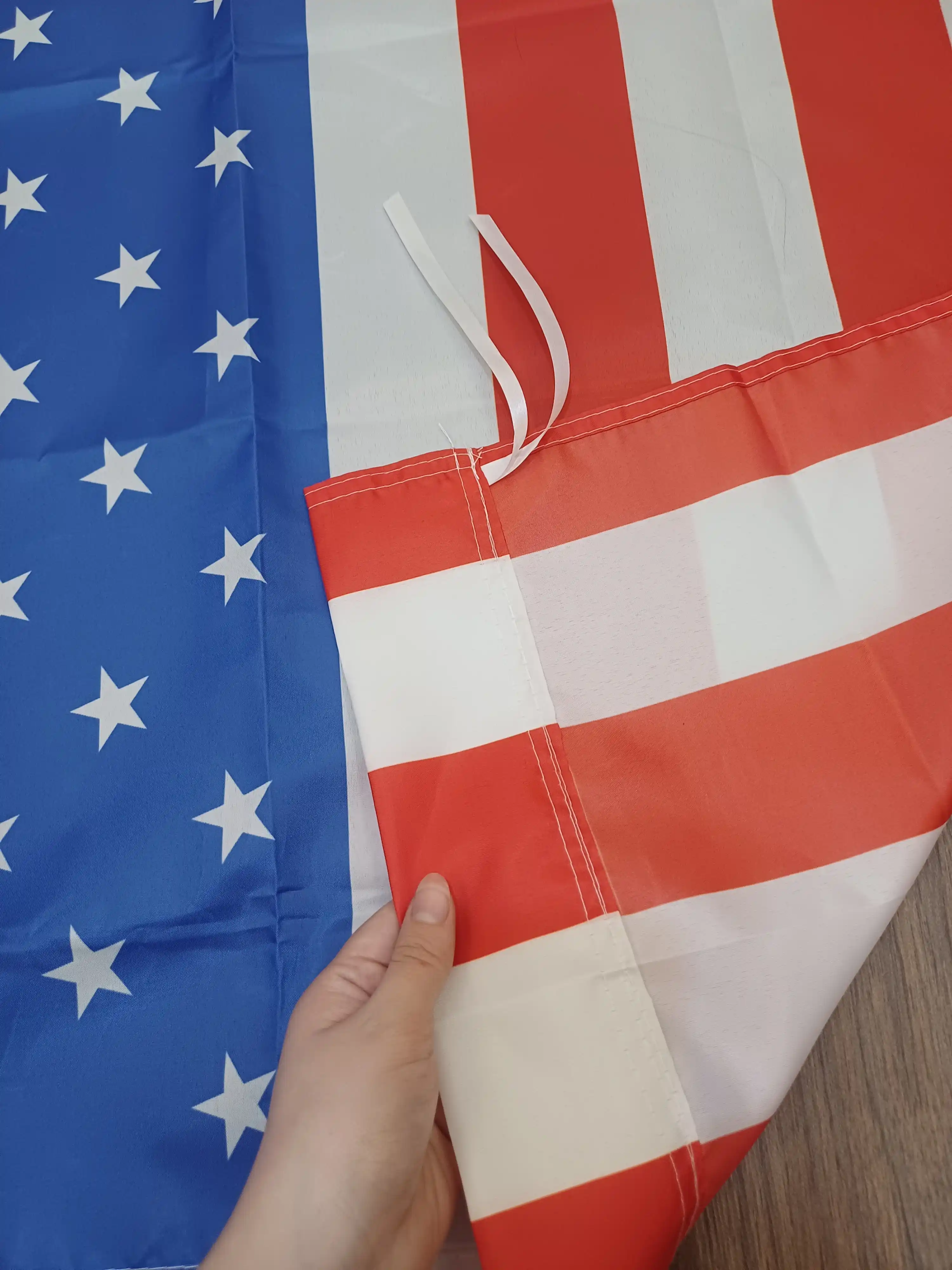 Rossiya, O‘zbekiston, Qozog‘iston va Amerika bayroqlari