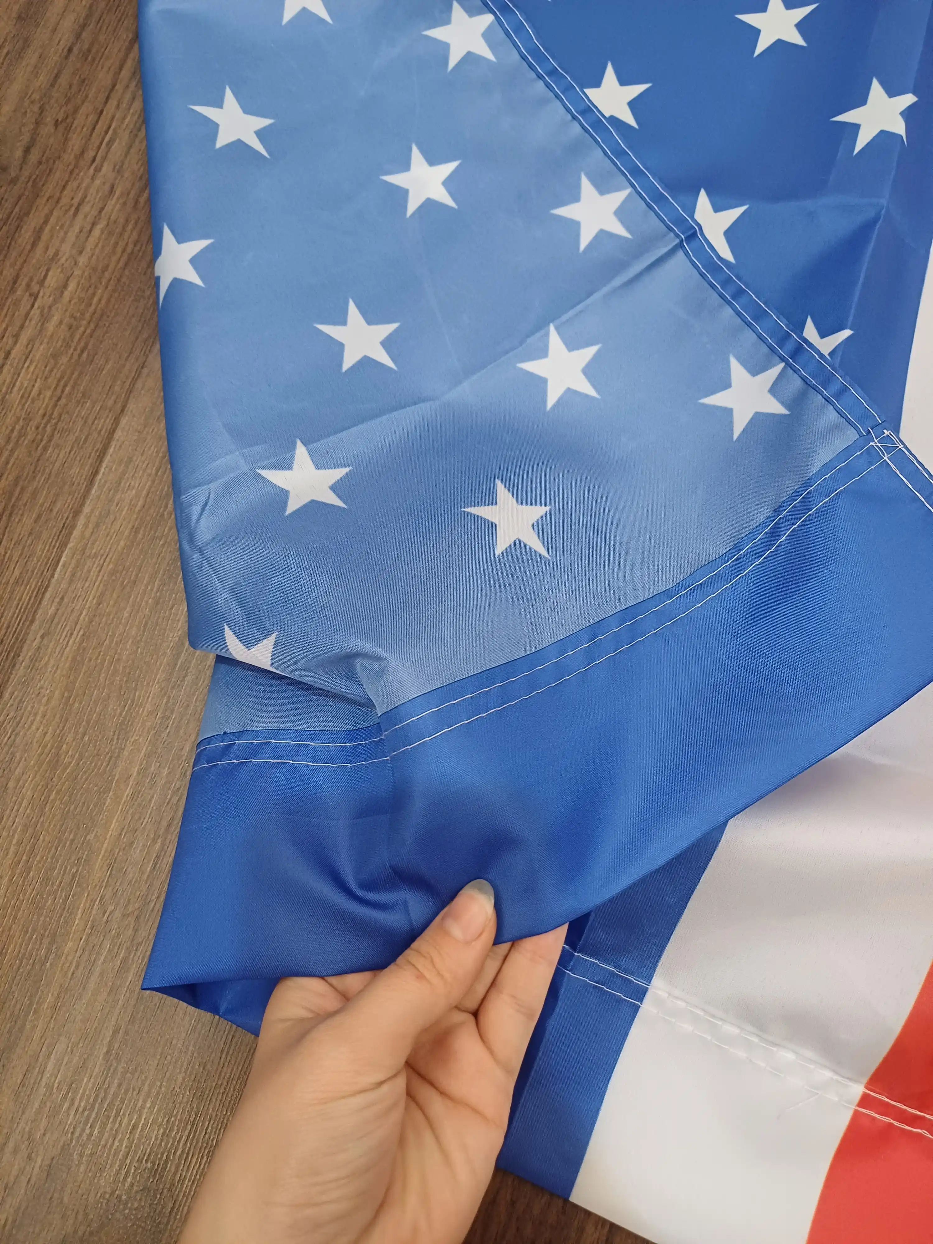 Rossiya, O‘zbekiston, Qozog‘iston va Amerika bayroqlari