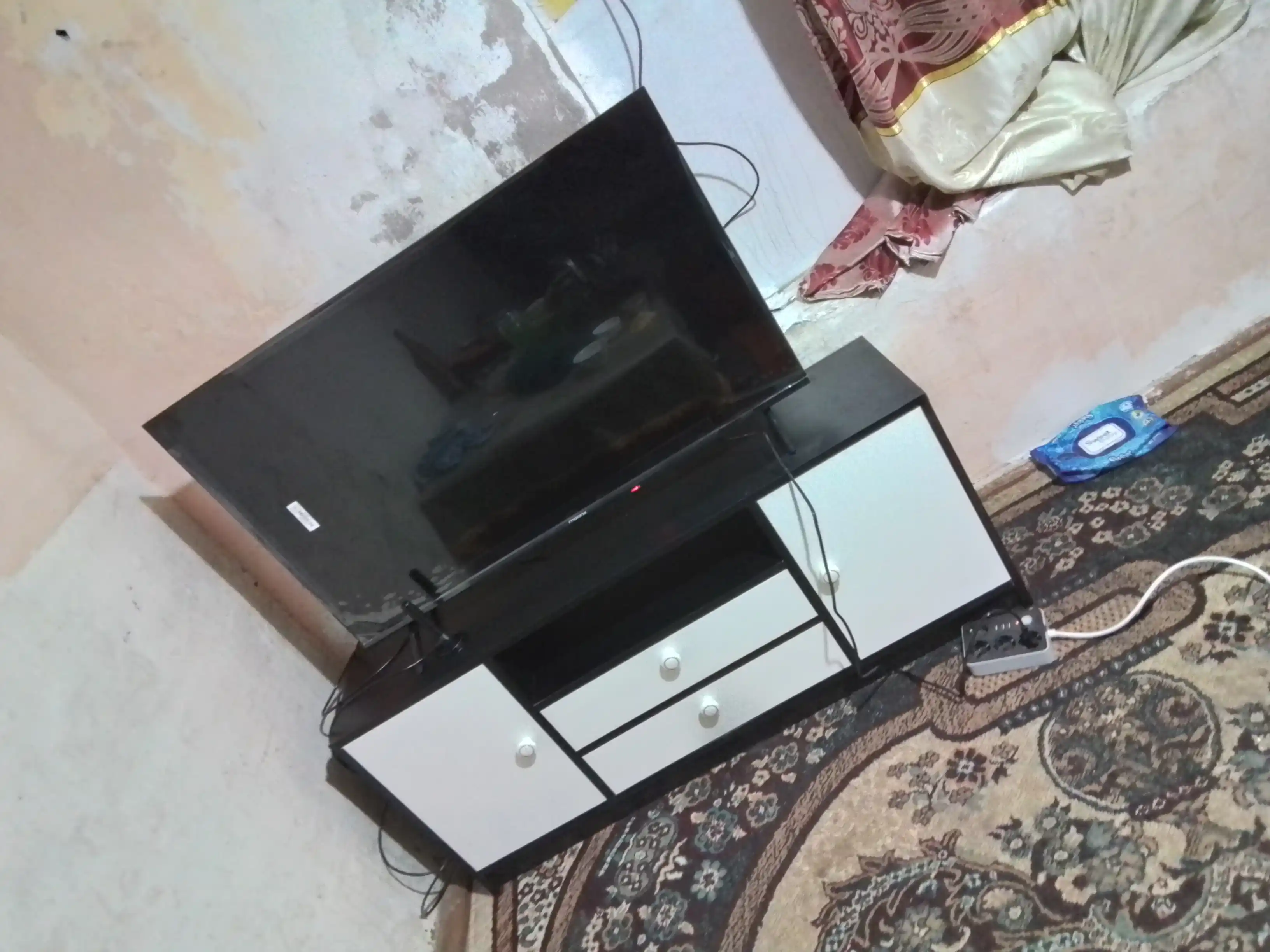 Keng va Zamonaviy MARSEL TV Tumba / Multimediya Shkafi LDSP 120x30x50 sm