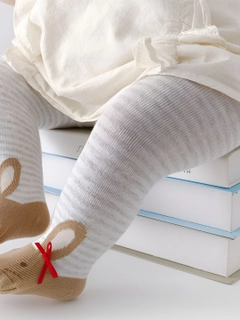 Светло-бежевый
