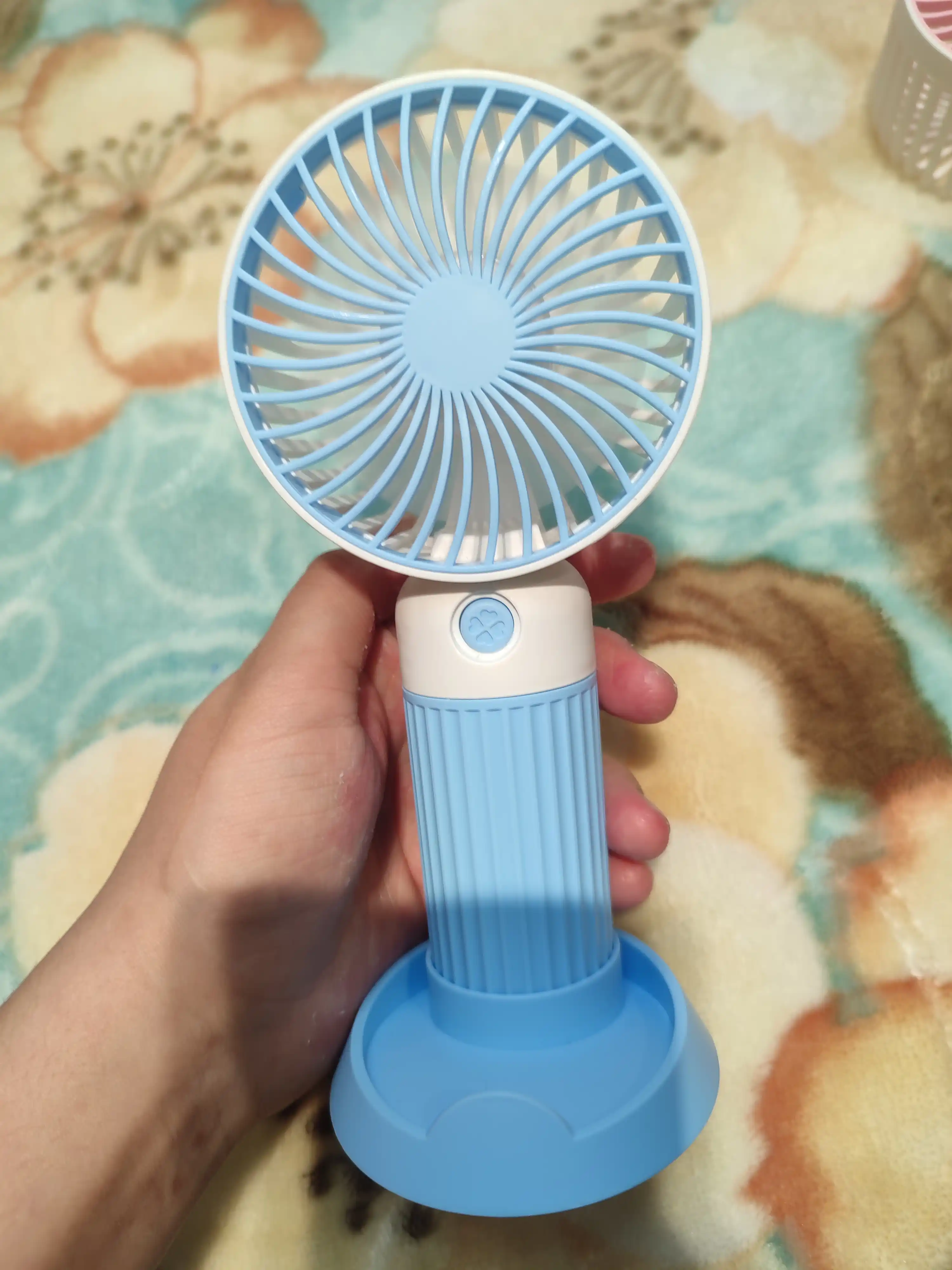 Mini qo'l ventilyatori, USB quvvatlash va stendli ish stoli konditsioneri, 2 tasi 1 da