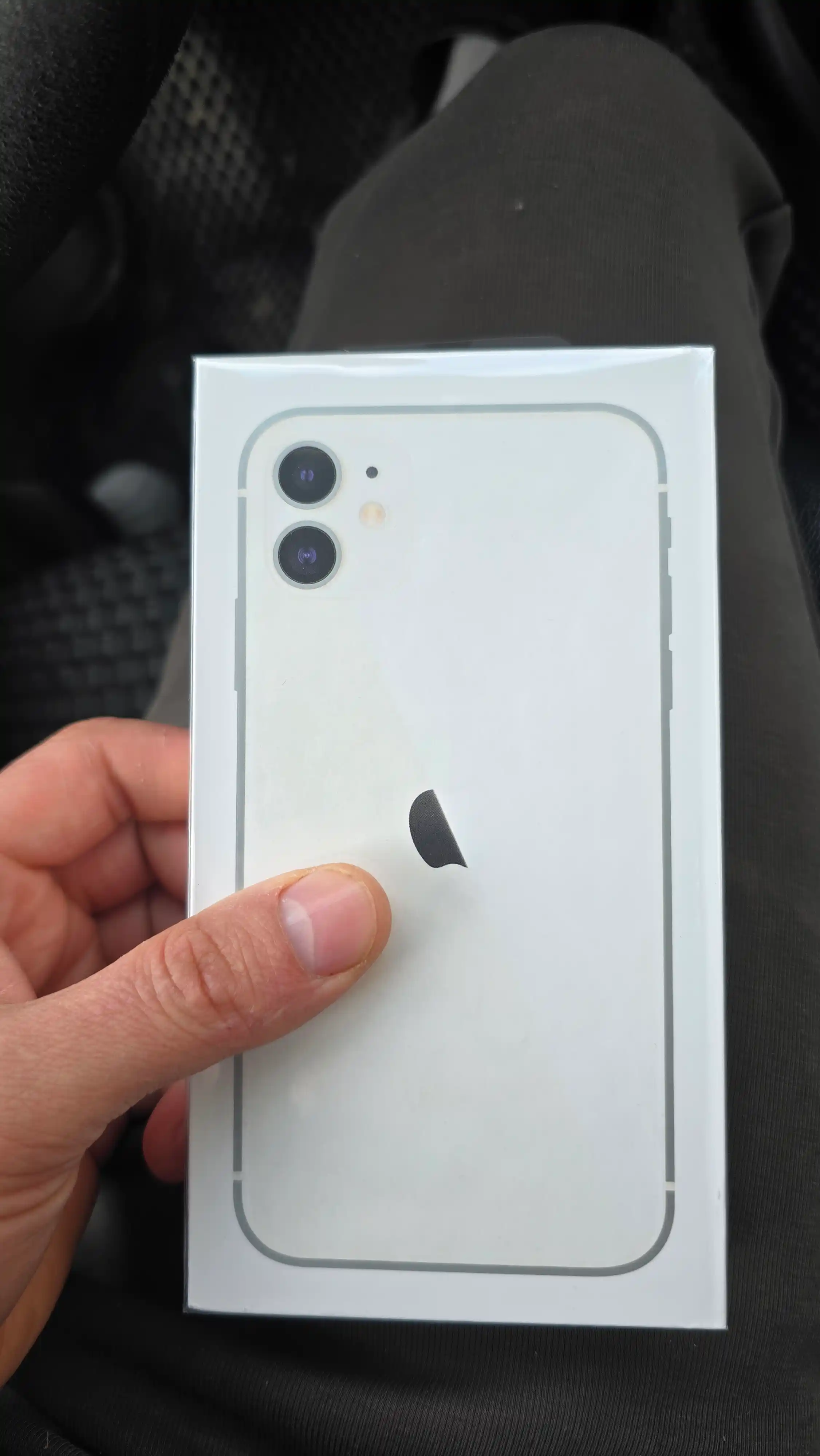 Smartfon Apple iPhone 11, 128,256 GB Sim+Esim, chexol va shisha sovg'a sifatida