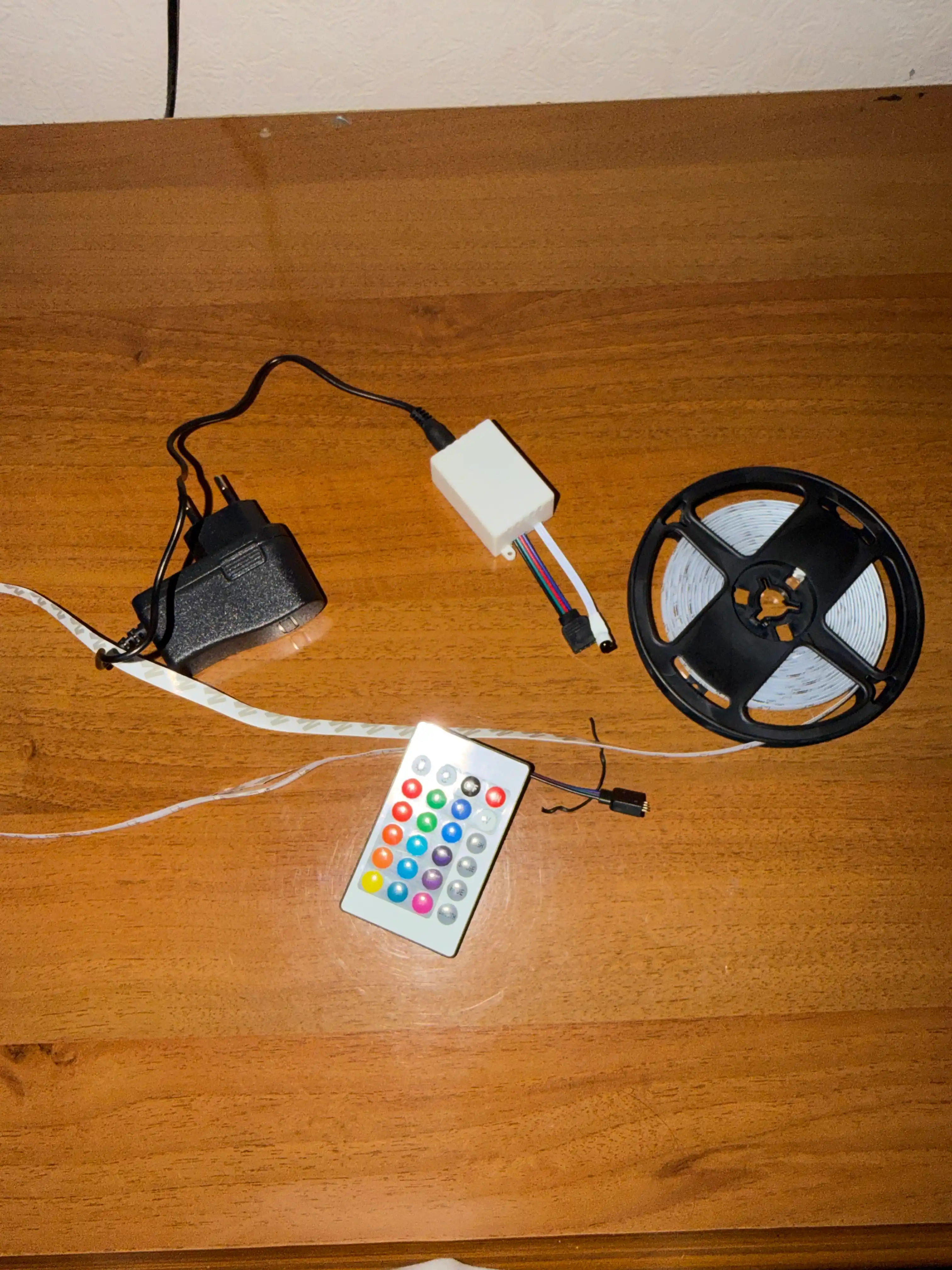 RGB LED лента, с пультом — яркая многоцветная светодиодная подсветка для дома