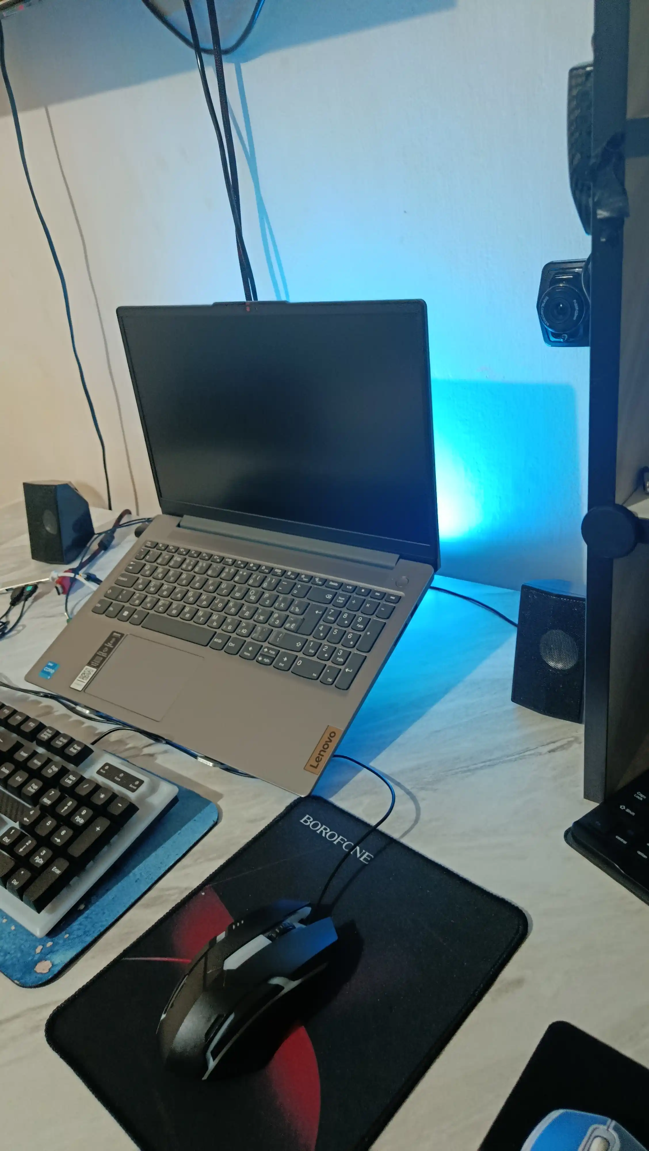 Noutbuk uchun taglik Sovutish, ergonomik dizayn, buklanadigan, sozlanadigan