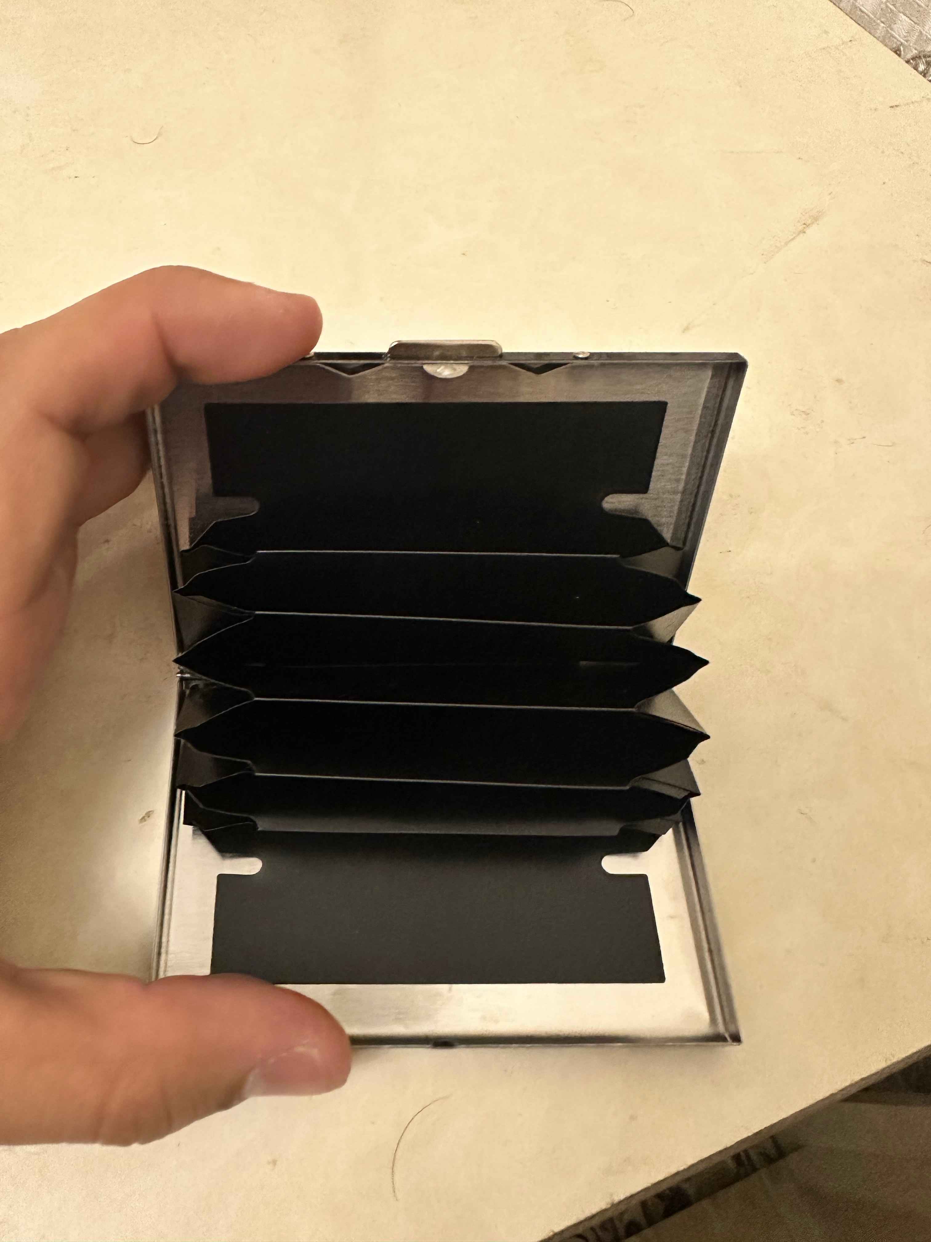 Metall kartxolder RFID-himoyasi,bank kartalari uchun metall kartxolder, erkaklarga sovg'a