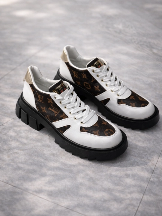 Женские кроссовки на платформе — стильные chunky sneakers, удобная повседневная обувь