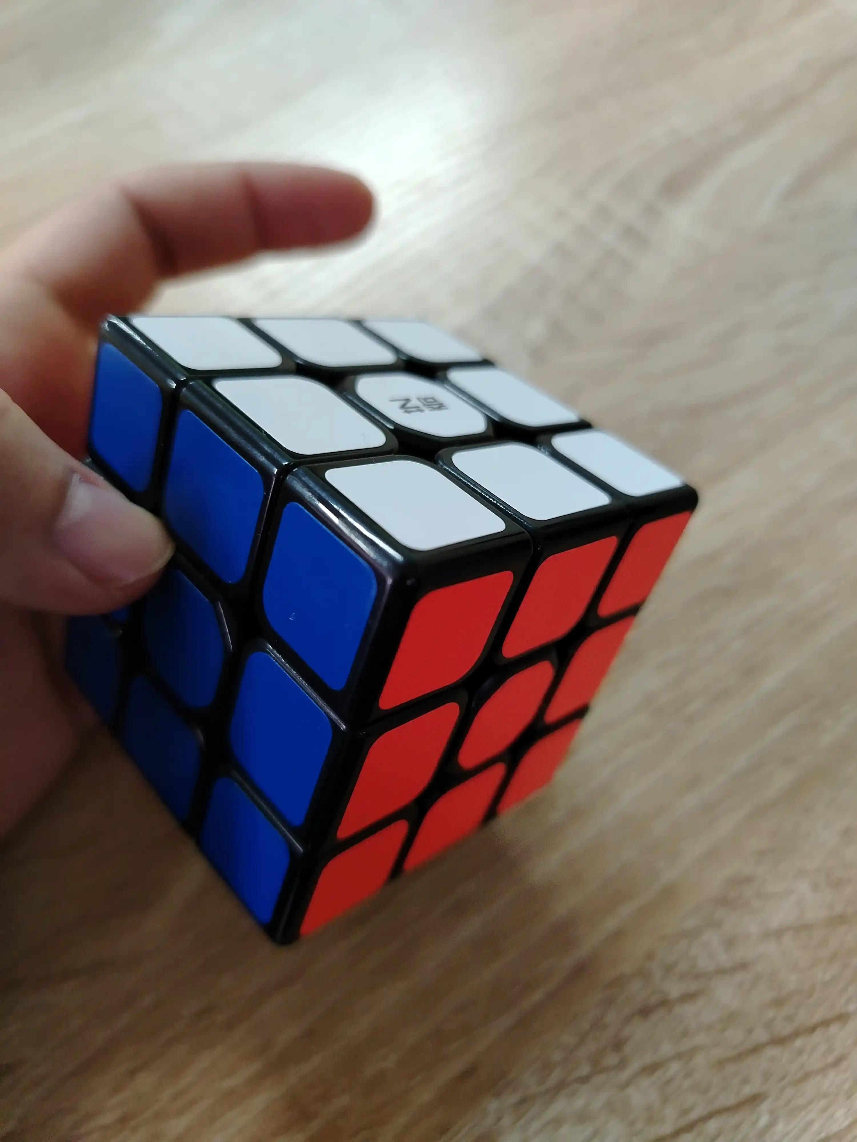Rubik kubigi 3×3×3: QY Speedcube Warrior va MoYu MF8888