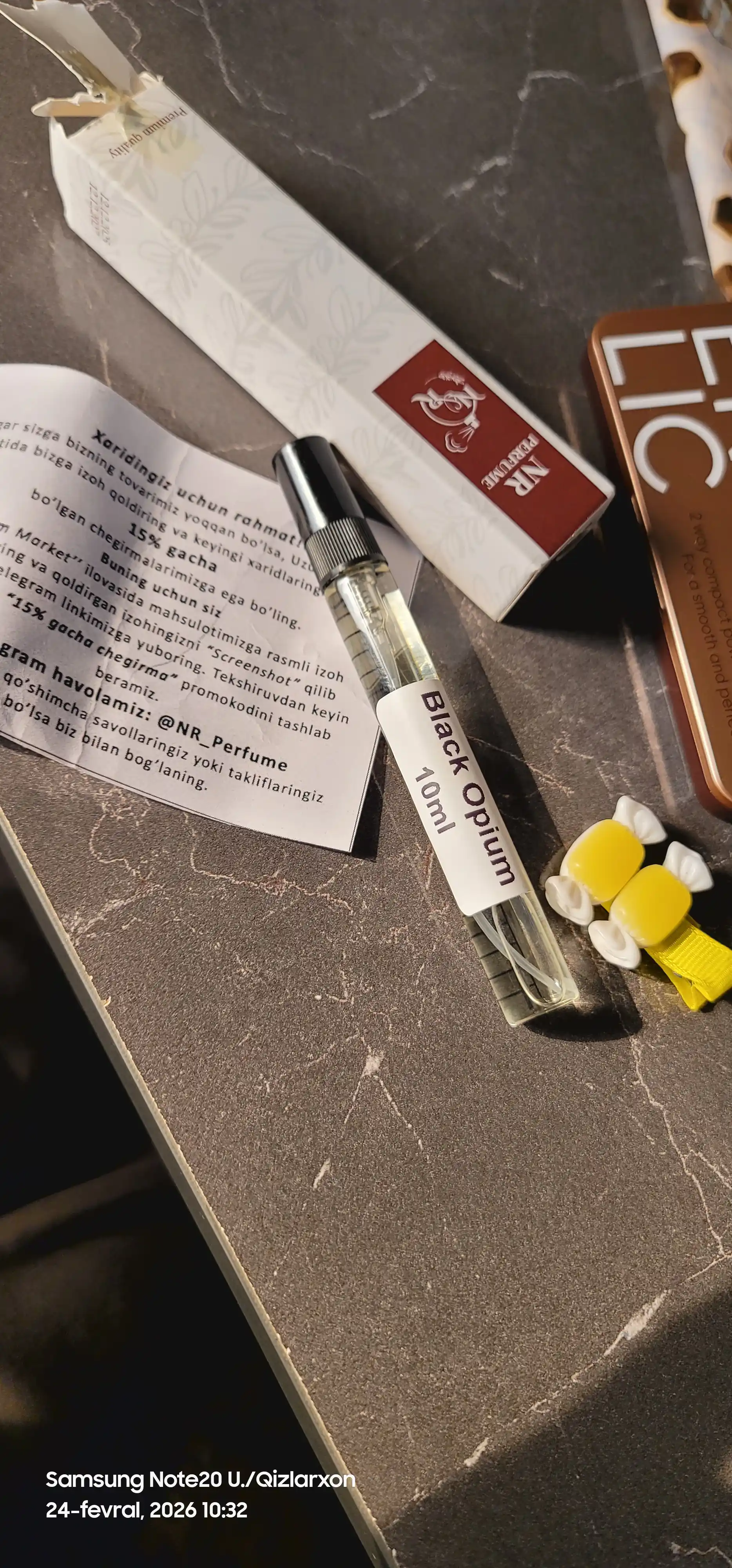 Atir Black Opium Yves Saint Laurent ayollar uchun, Fransiya
