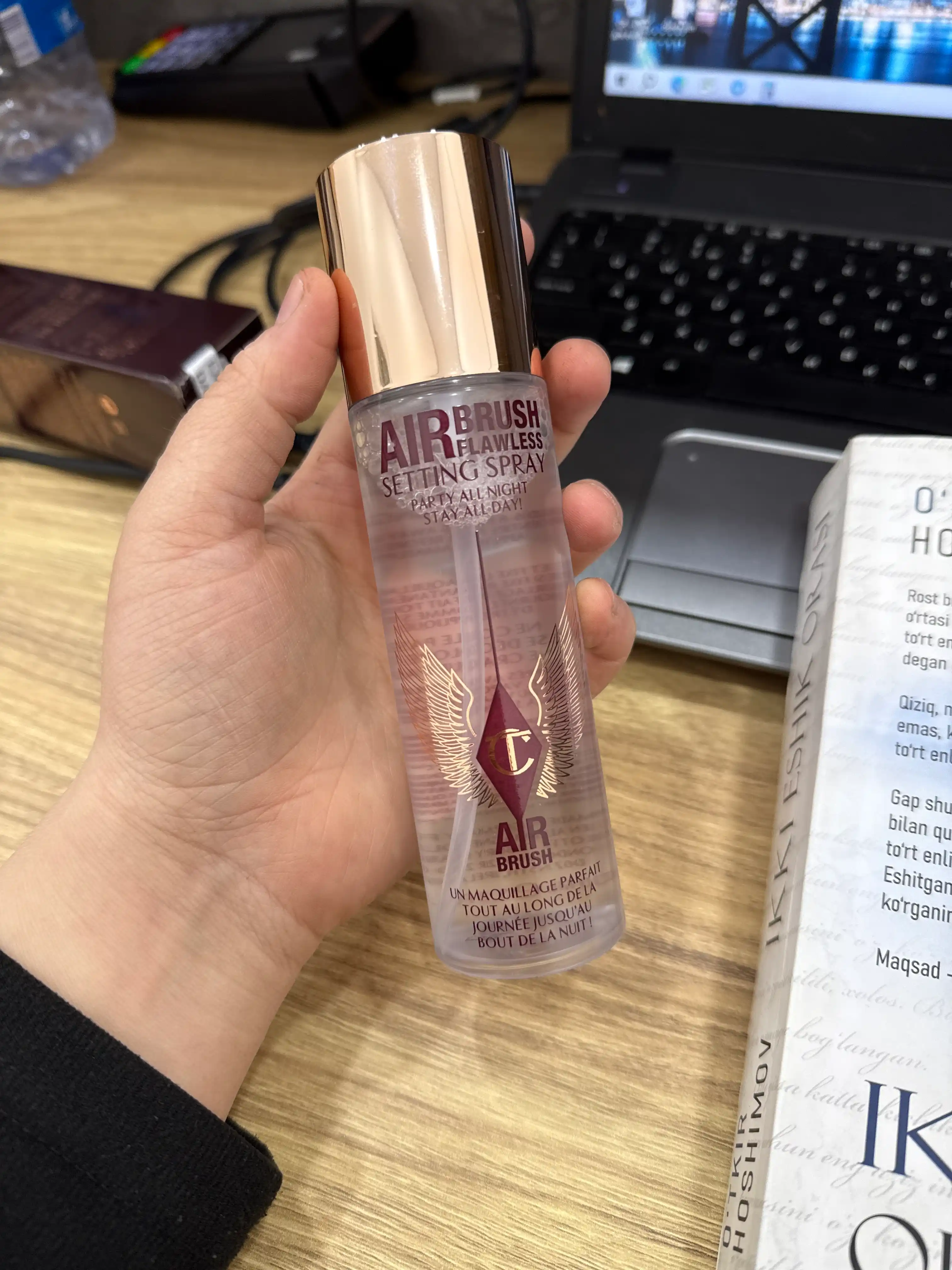 Fiksator sprey makiyaj qotiruvchi Charlotte Tilbury Airbrush Flawless Setting Spray 100 ml