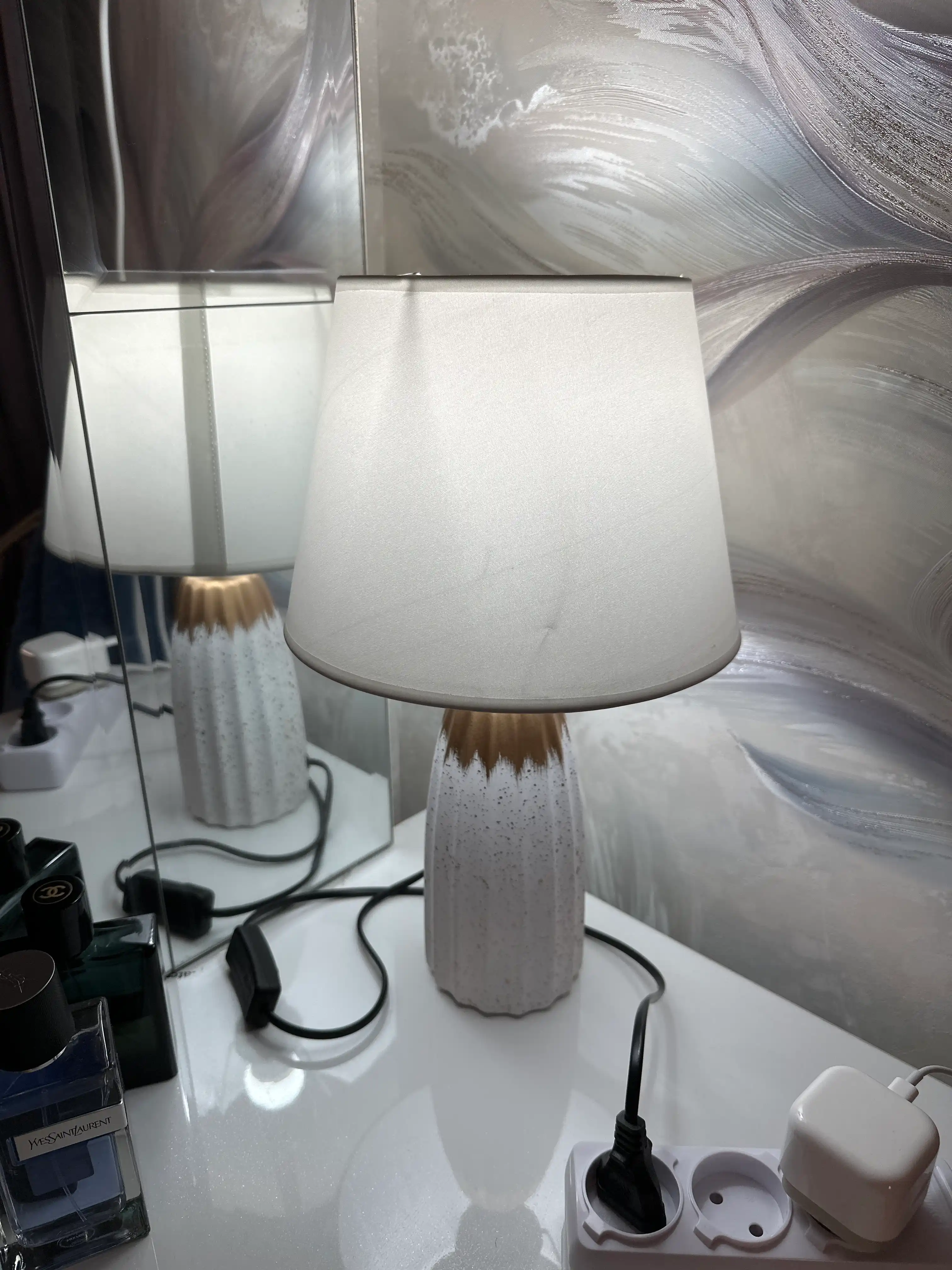 Qopqoqli sopol stol lampasi