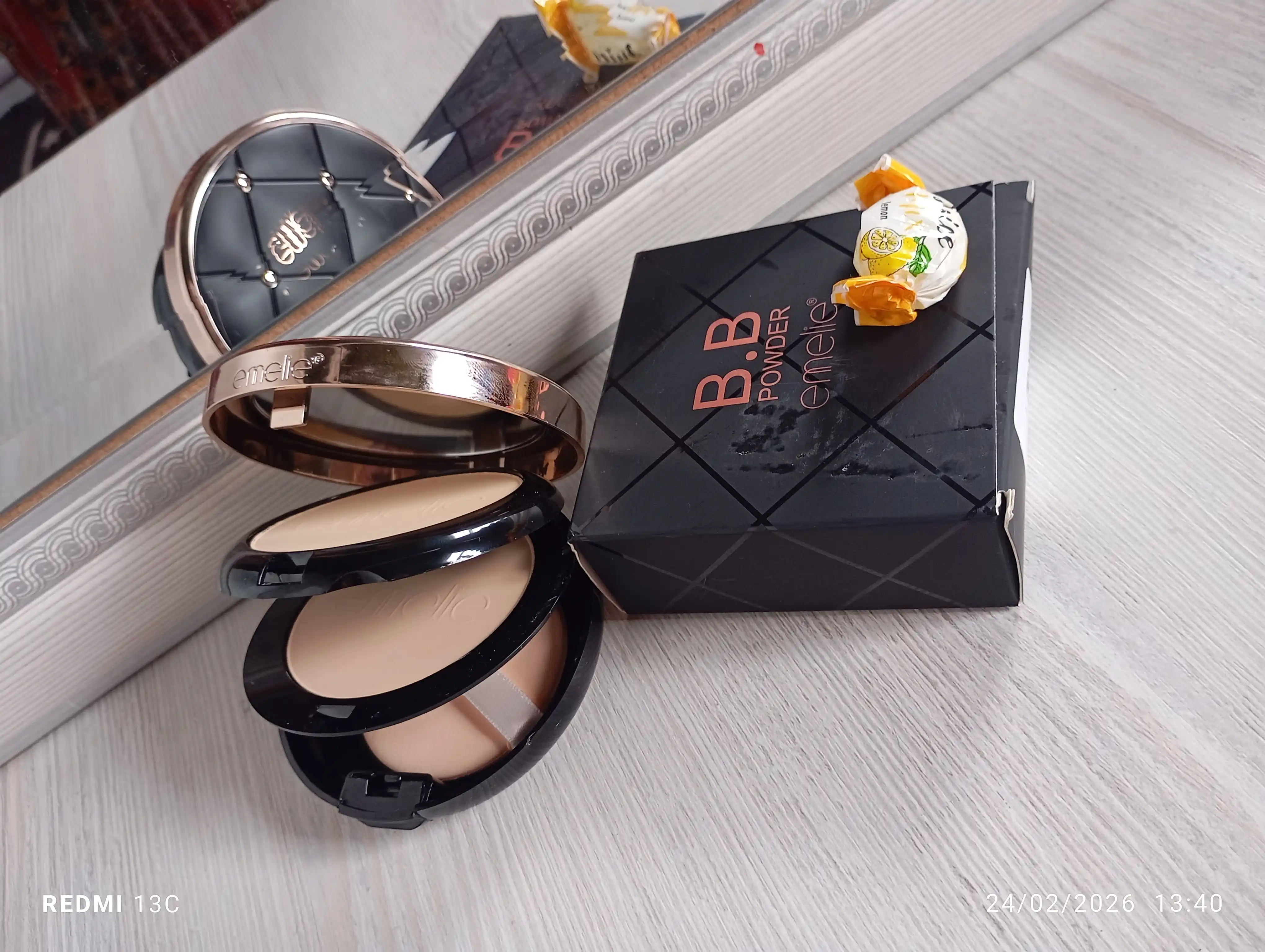 Пудра для лица Emelie BB/HD компактная Matte Powder, SPF, матовая, стойкая