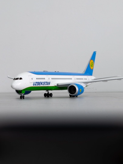 Boeing 787-8 Dreamliner samolyoti modeli, Uzbekistan Airways, SQ Wings, metall 28 sm, 1:200 - 