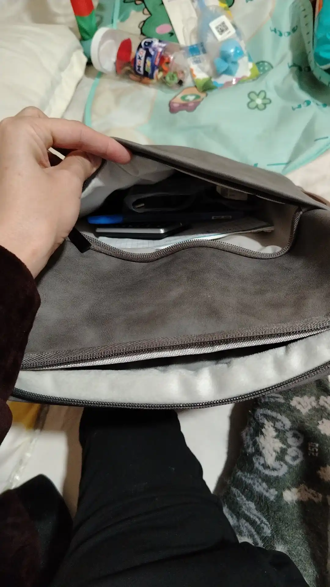 Kundalik foydalanish uchun qulay laptop sumkasi