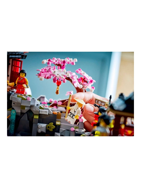 Конструктор LEGO NINJAGO Старый город: 15-летний юбилей 71861