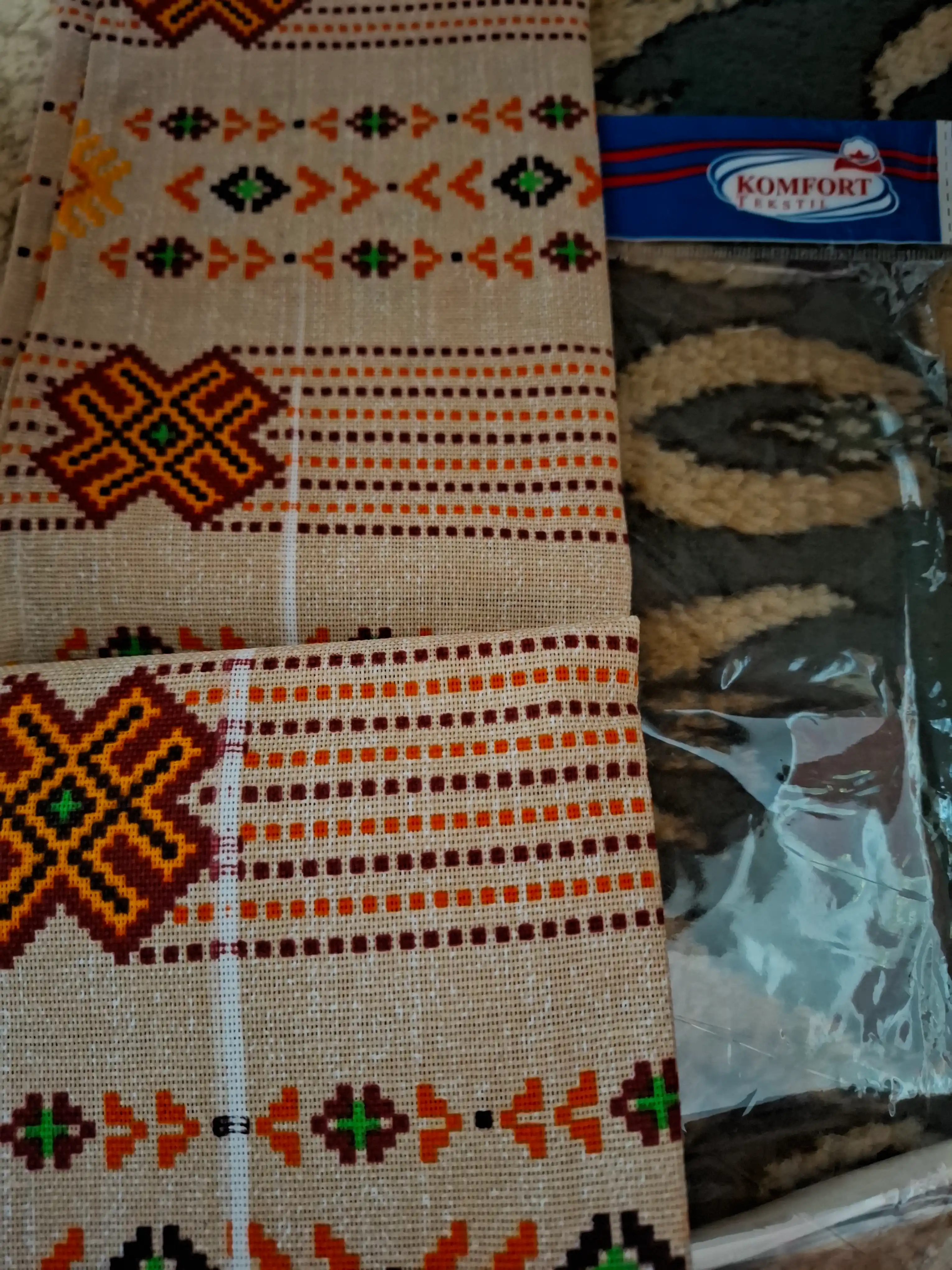 Vafelli salfetkalar, 4 tasi 6 da dona, 100% paxta, suvni yaxshi shimadi, qayta ishlatiladi