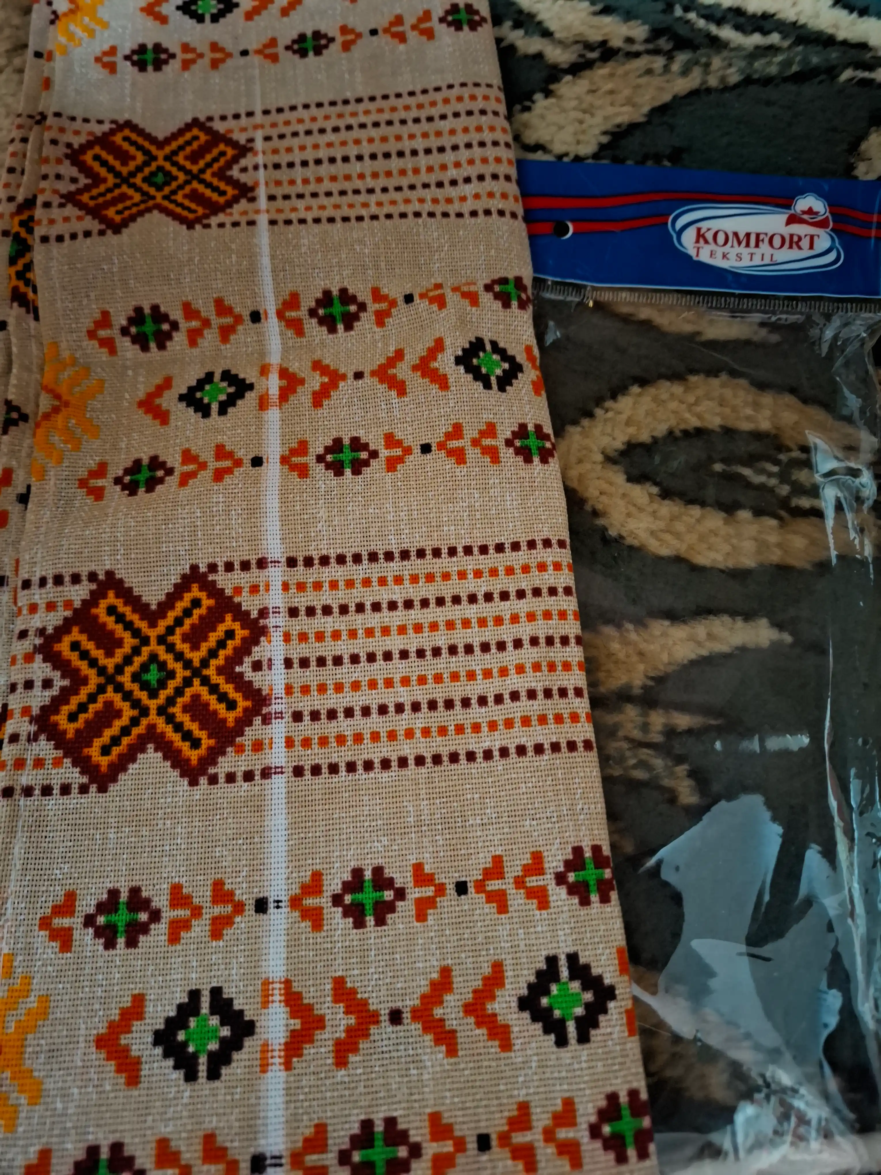Vafelli salfetkalar, 4 tasi 6 da dona, 100% paxta, suvni yaxshi shimadi, qayta ishlatiladi