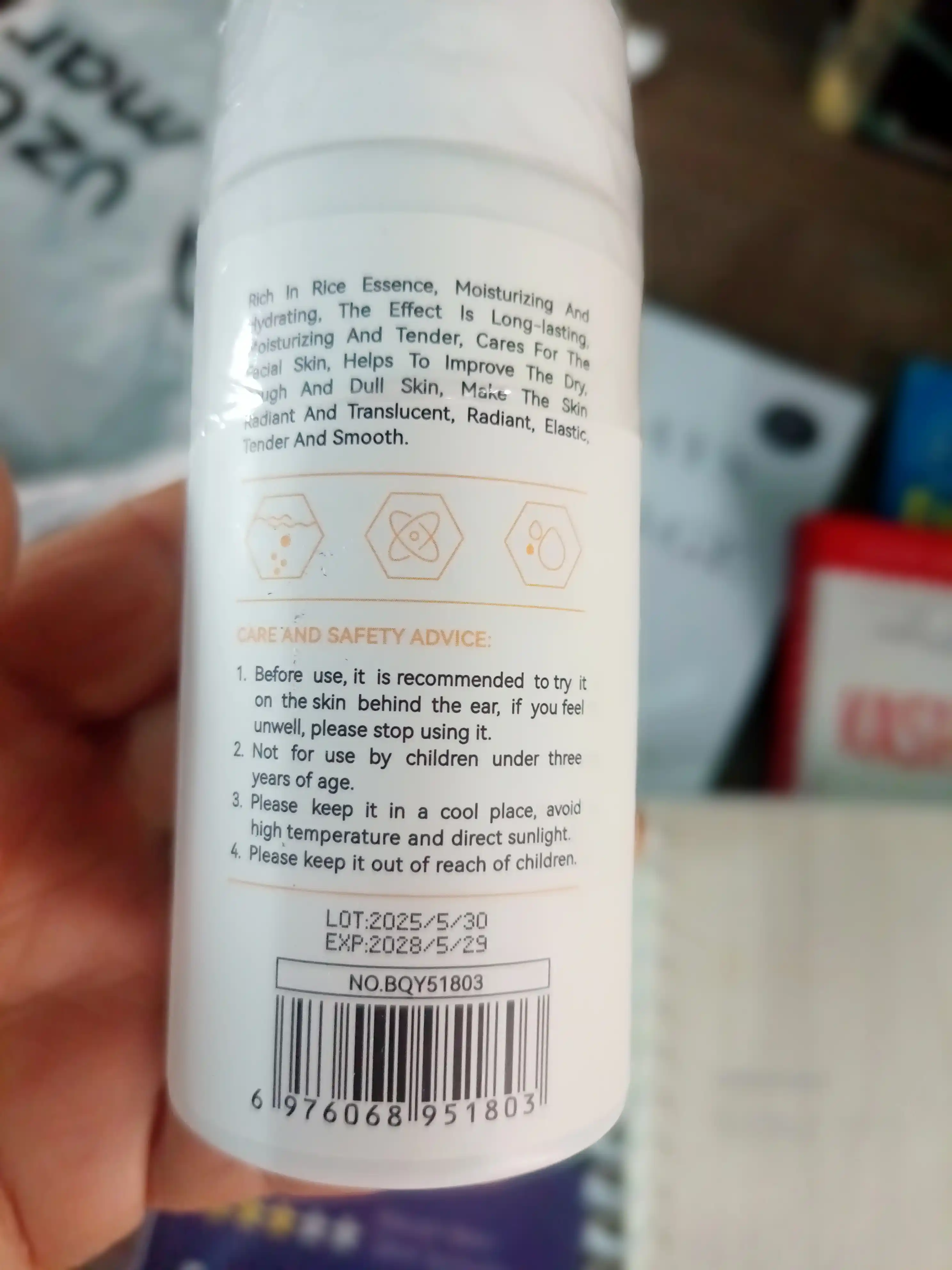 Yuz terisini yuvish uchun Bioaqua tozalovchi ko‘pigi, guruch suvi, aknega qarshi, 120 ml