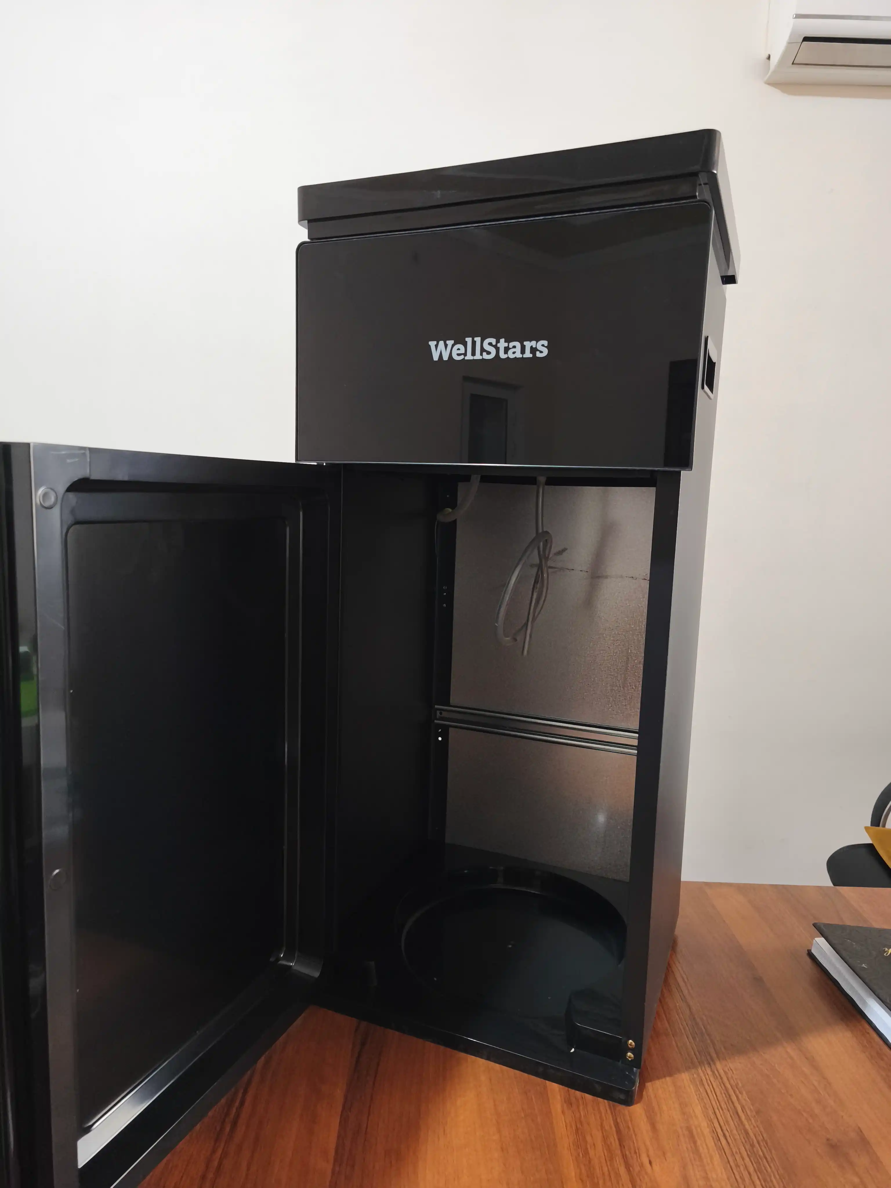 Кулер для воды WellStars с чайником, с нижней загрузкой, управление через пульт