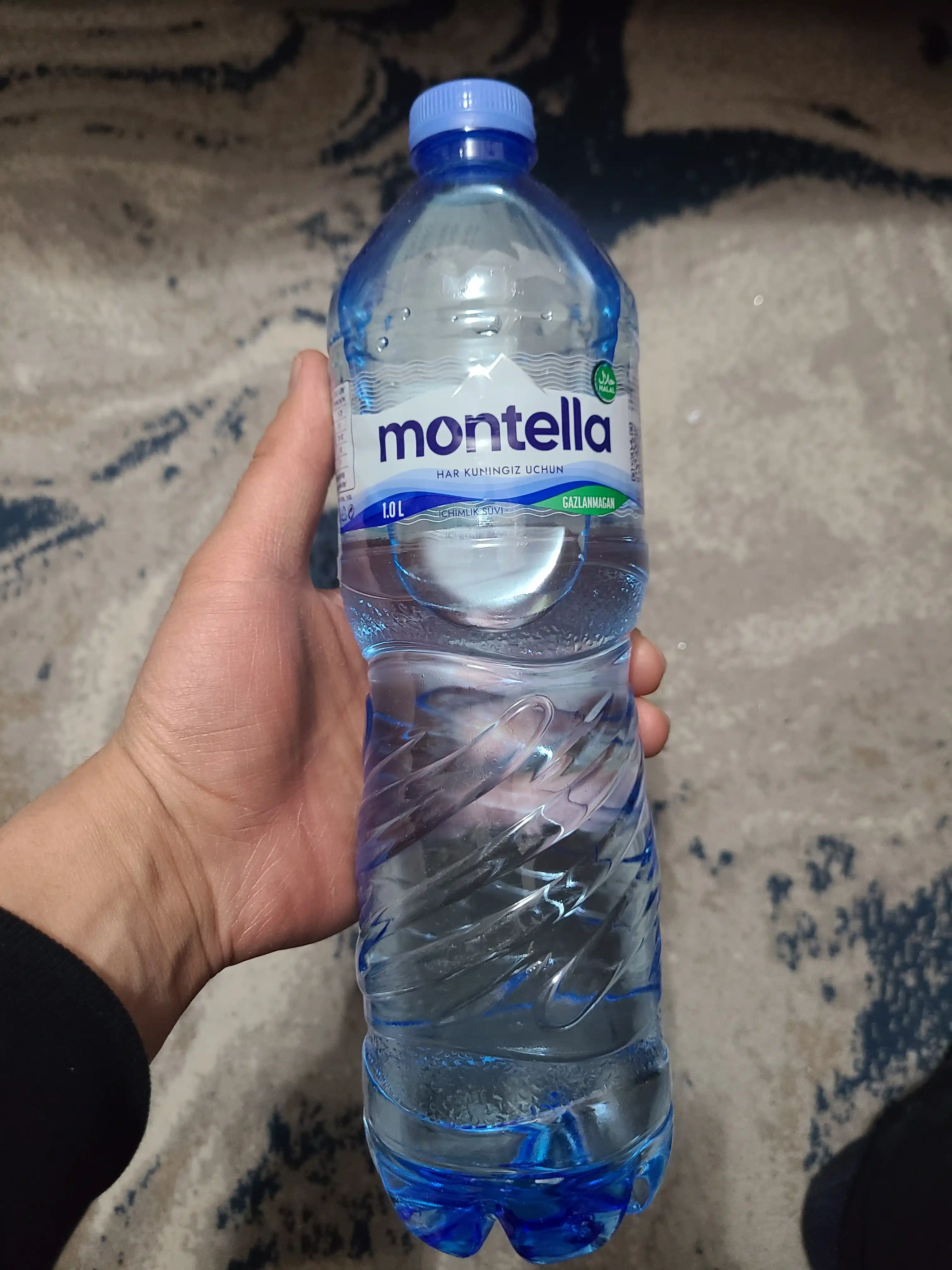 Har kuni Montella gazsiz suvi, 1 l x8 dona