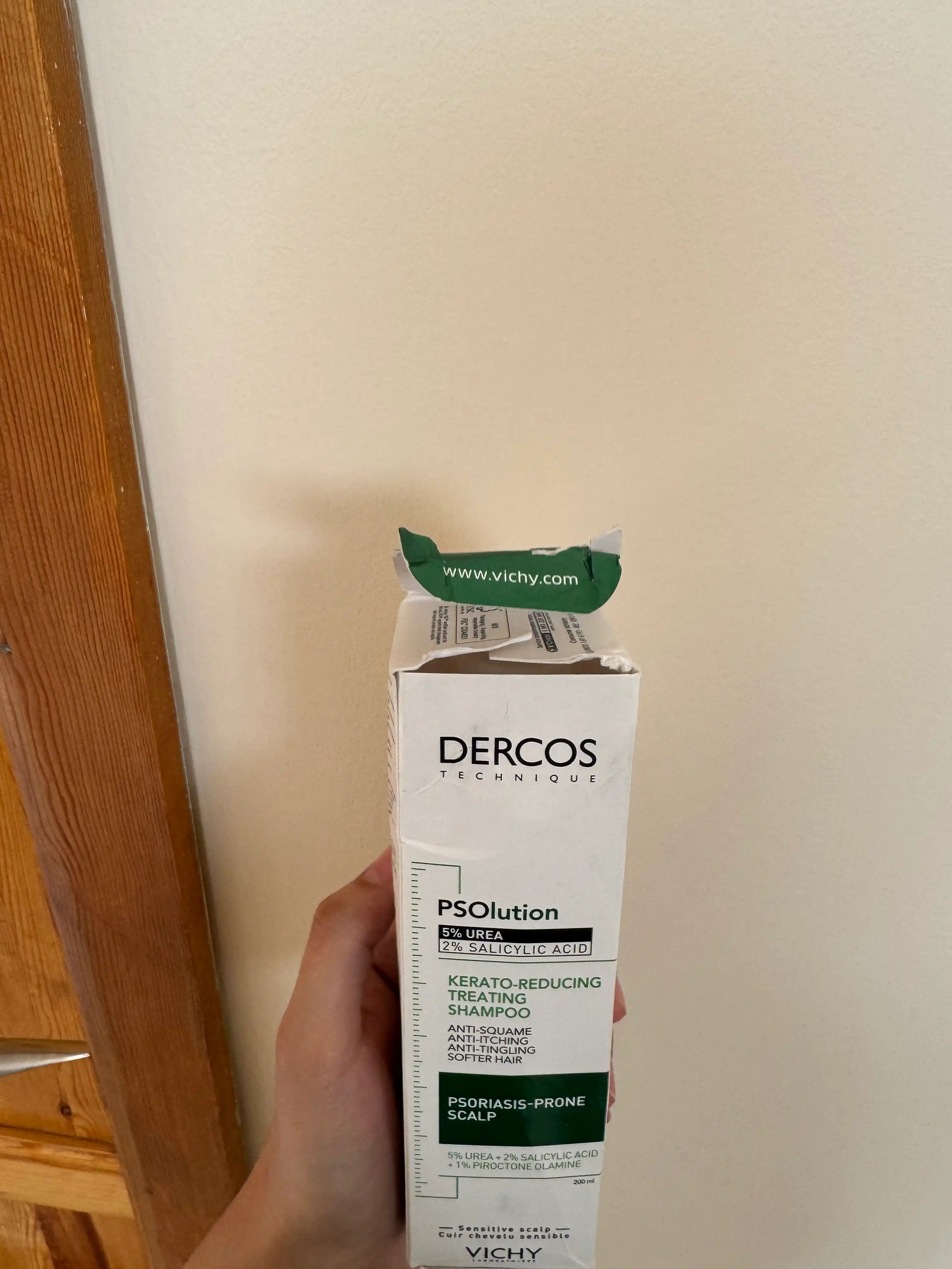 Bosh terisi uchun keratoregulyatsiya qiluvchi shampun VICHY DERCOS PSOLUTION, psoriazga moyil, 200 ml