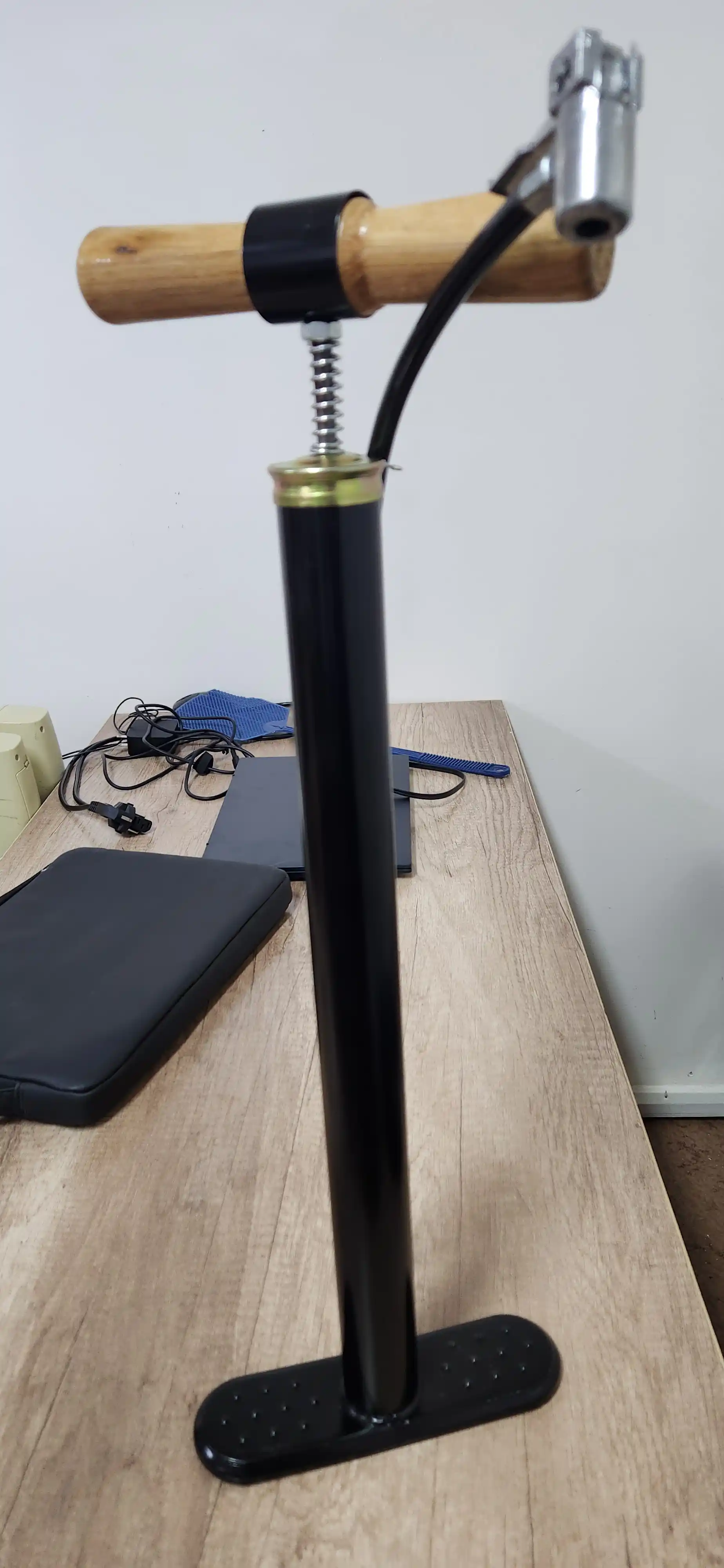 Qo'l nasosi, sharikli, velosiped va avtomobil uchun