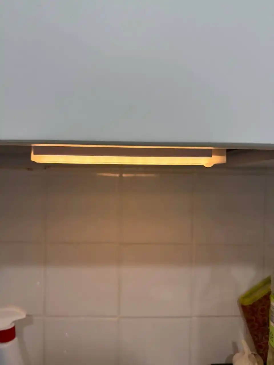 Svetilnik sensorli chiroq, 3 rejim, USB zaryadlash bilan, simsiz tungi chiroq
