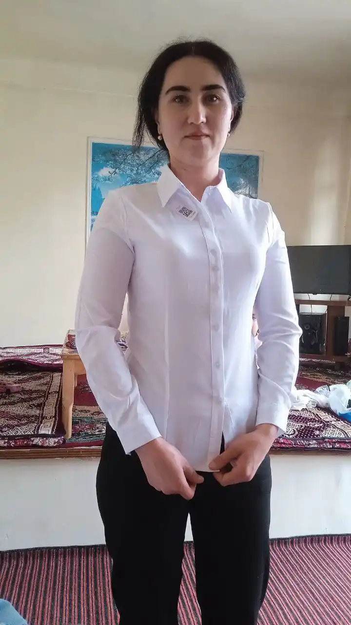 Rubashka  ayollar uchun o'qish va ofis uchun