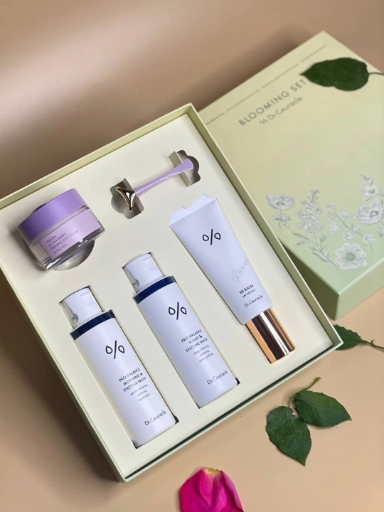Dr.Ceuracle Blooming Set — bu Dr.Ceuracle brendining yuz parvarishi uchun to‘plami - 