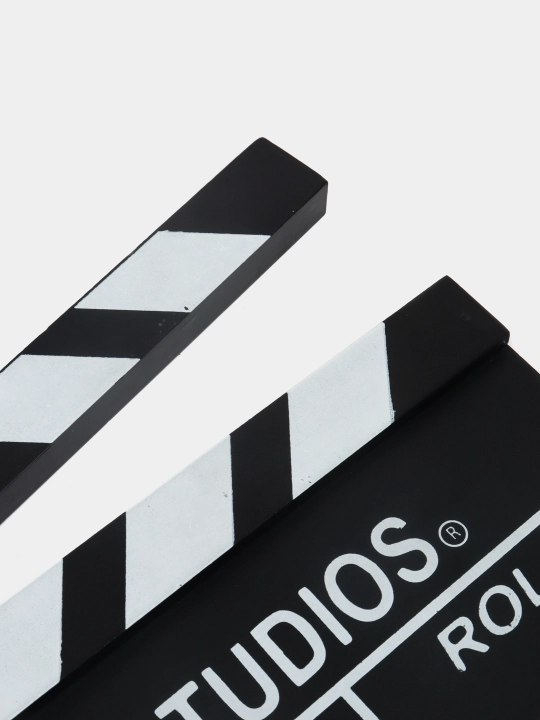 Rejissyorlik kino xlopushkasi 30×27 sm – fotosessiya va tadbirlar uchun