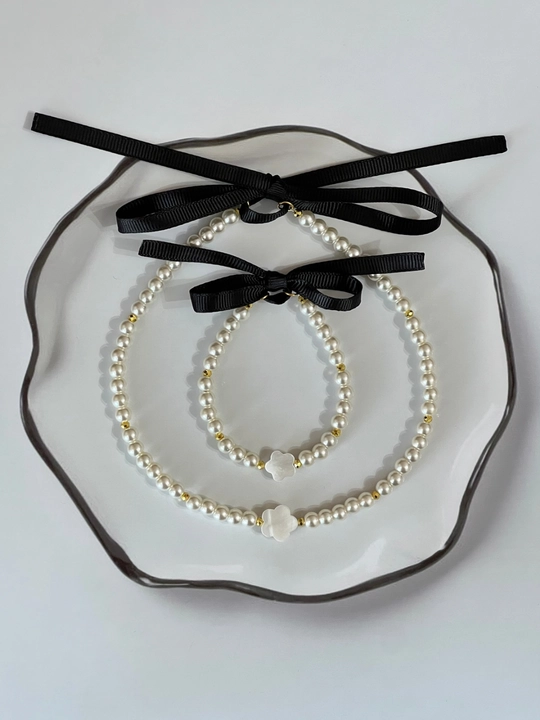 Yaltiroq marvaridli choker va bilaguzuk, qora lenta bilan - 