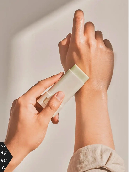 Солнцезащитный стик для лица Beauty of Joseon Matte Sun Stick Mugwort + Camellia, SPF50+++