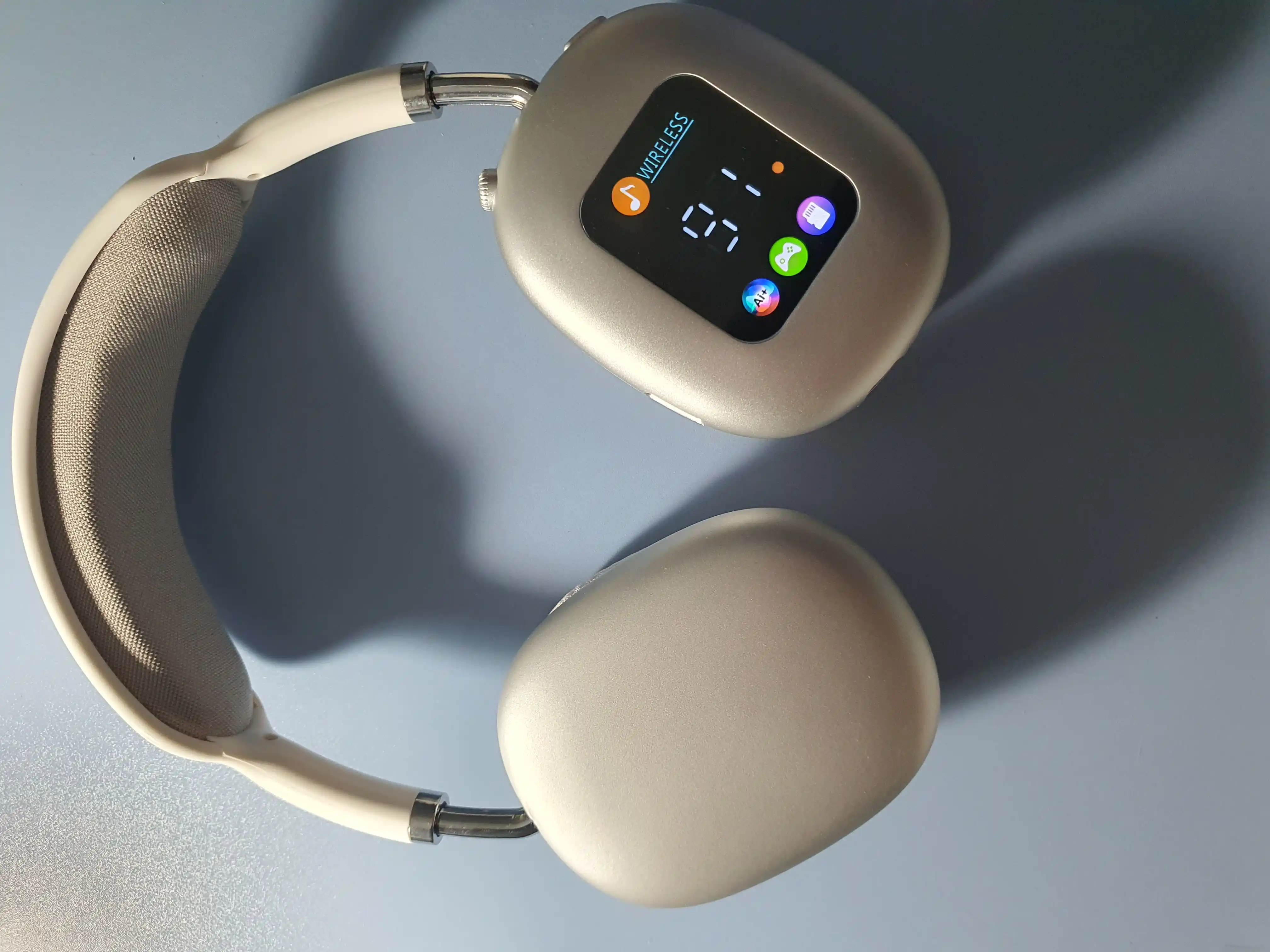 Simsiz quloqchinlar bluetooth naushnik AKZ MAX600 LED displey kompyuter va telefon uchun