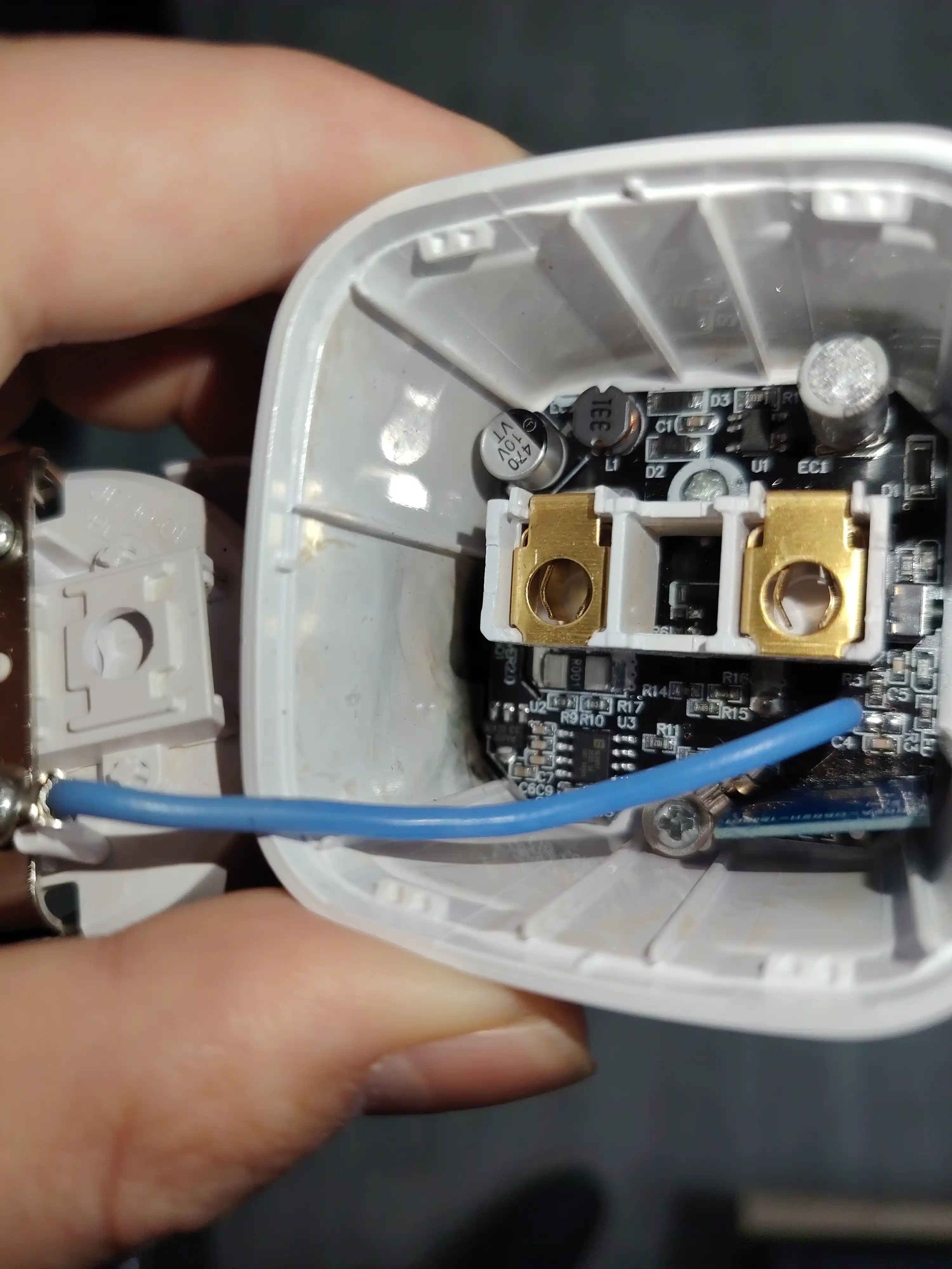 Kuchli tashqi aqlli rozetka, 20A/4.4kW, WiFi, Tuya Smart, Alisa bilan ishlaydi, oq, qora