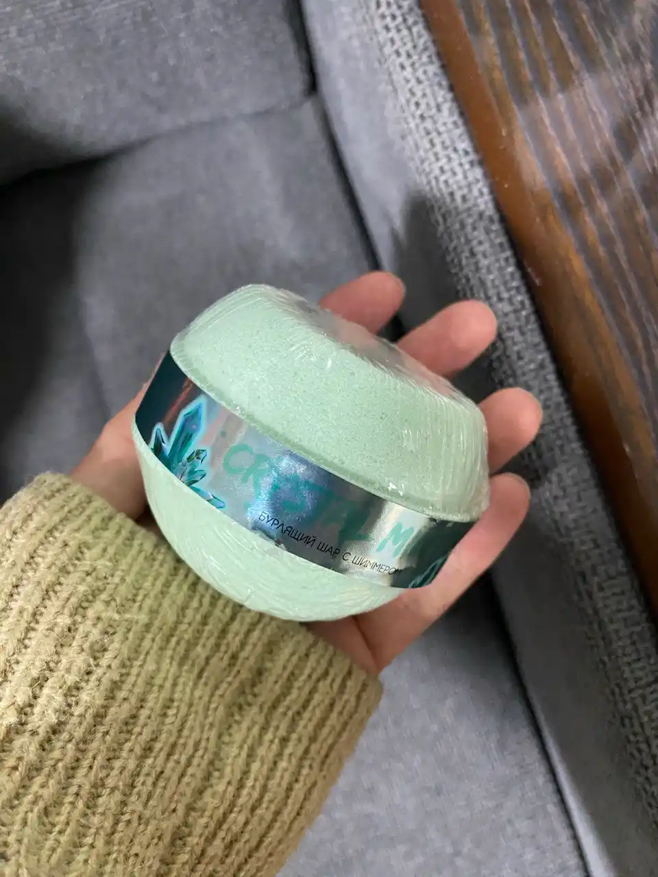 Бомбочка с шиммером и морской солью Crystal Mint, Blue, Pink, 210 гр, Fabrik Cosmetology