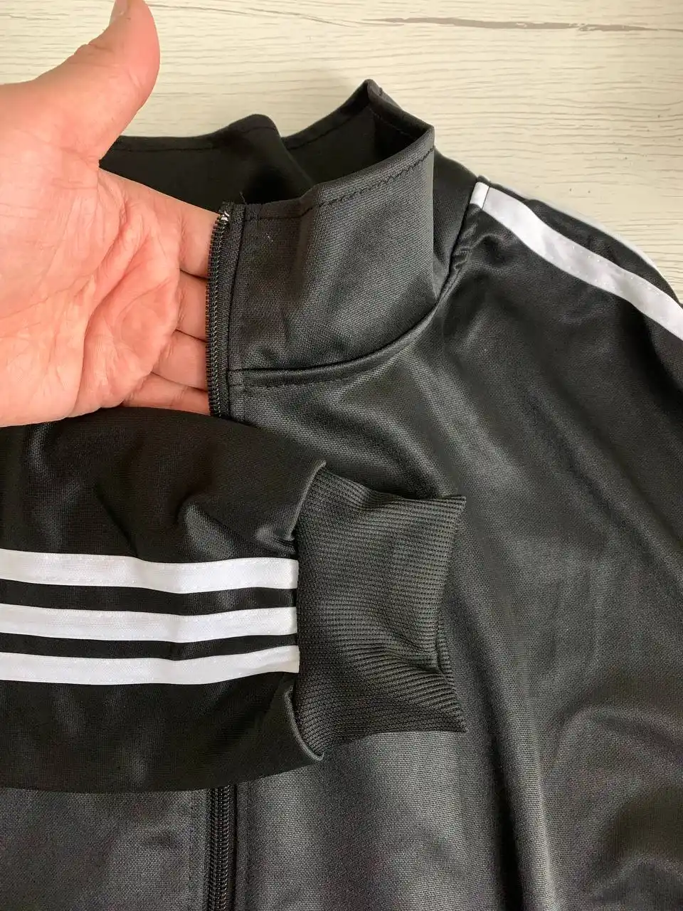 Erkaklar sport kostyumi bahor yozgi dvoyka kamplekt tepa-pas kiyim to'plami zamoqli model