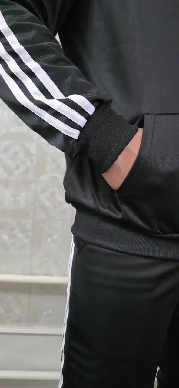 Erkaklar sport kostyumi bahor yozgi dvoyka kamplekt tepa-pas kiyim to'plami zamoqli model