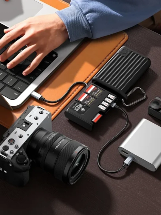 ULANZI MCR-02 SD/CFexpress karta o‘quvchi va saqlash qutisi, USB-C, 10Gbps