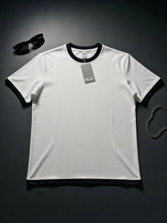 Ayollar uchun bazoviy futbolka – oq va qora rangda, zamonaviy casual model