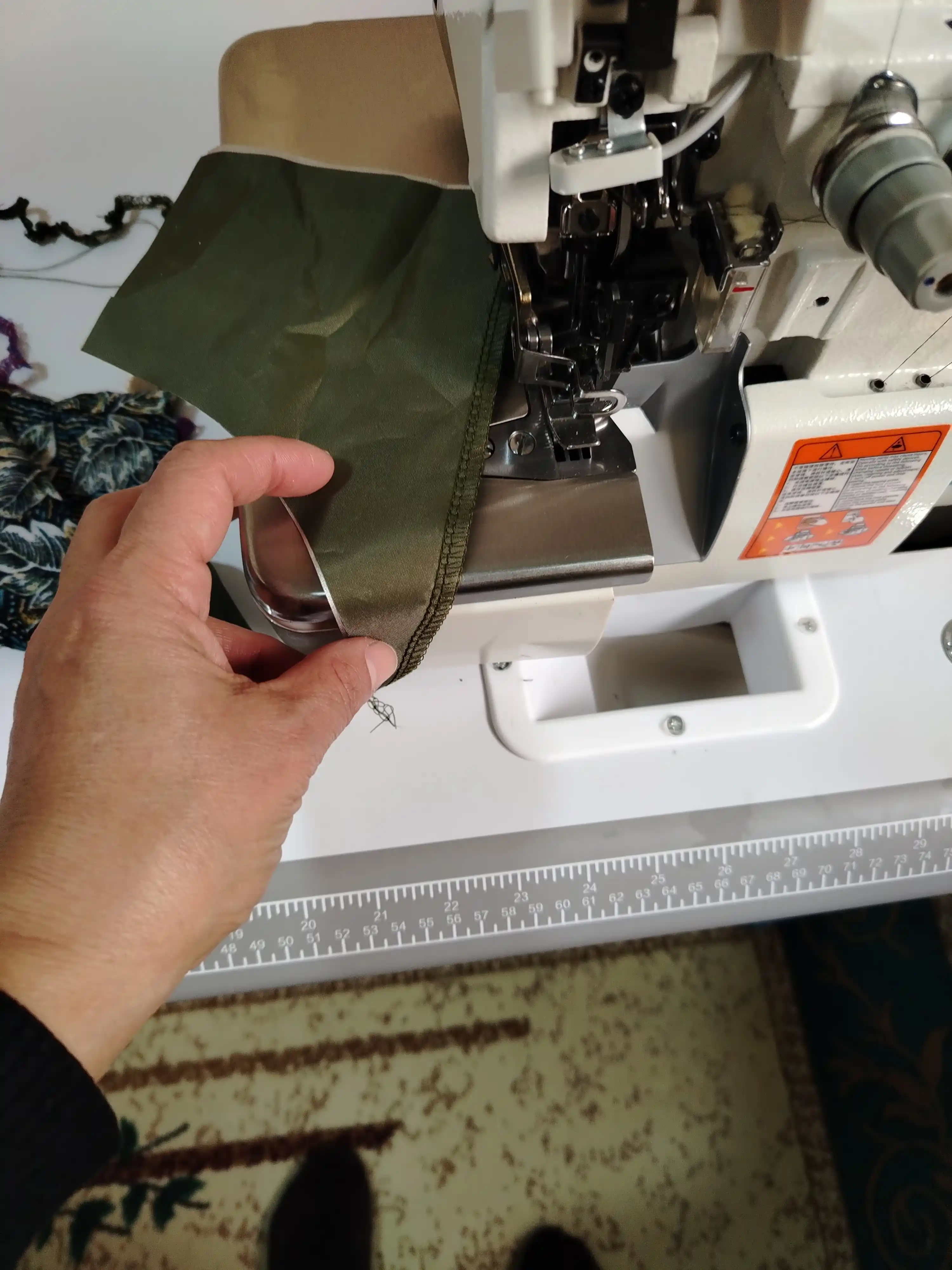 Tikuv mashinasi ENZU D-952, overlock, avtomatik moylash, ko‘p qatlamli matolar uchun