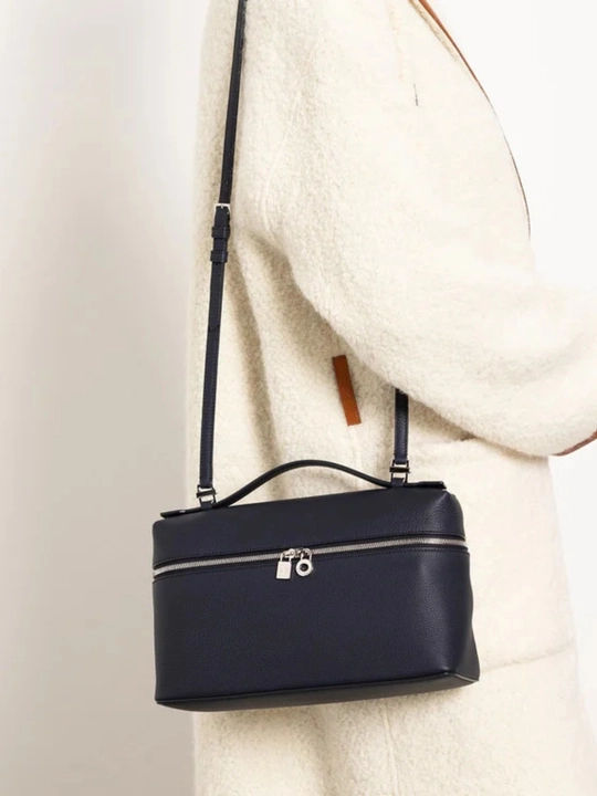 Ayollar uchun sumka Loro piano uslubida, cross-body