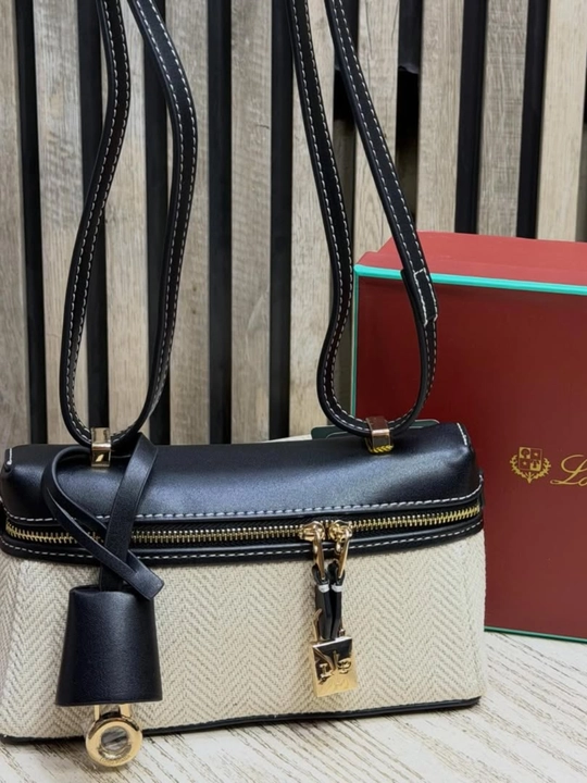 Ayollar uchun sumka Loro piano uslubida, cross-body
