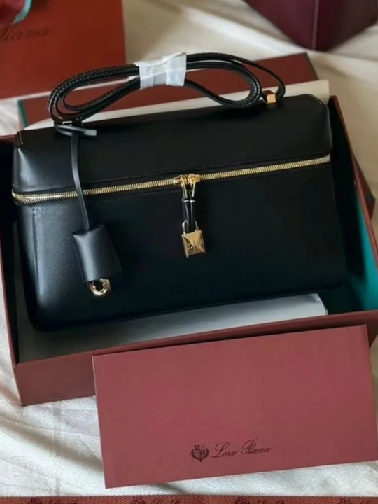 Ayollar uchun sumka Loro piano uslubida, cross-body