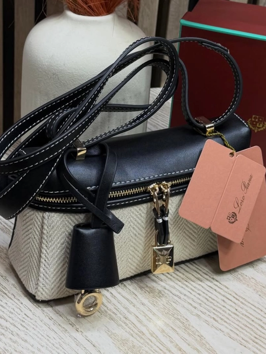 Ayollar uchun sumka Loro piano uslubida, cross-body