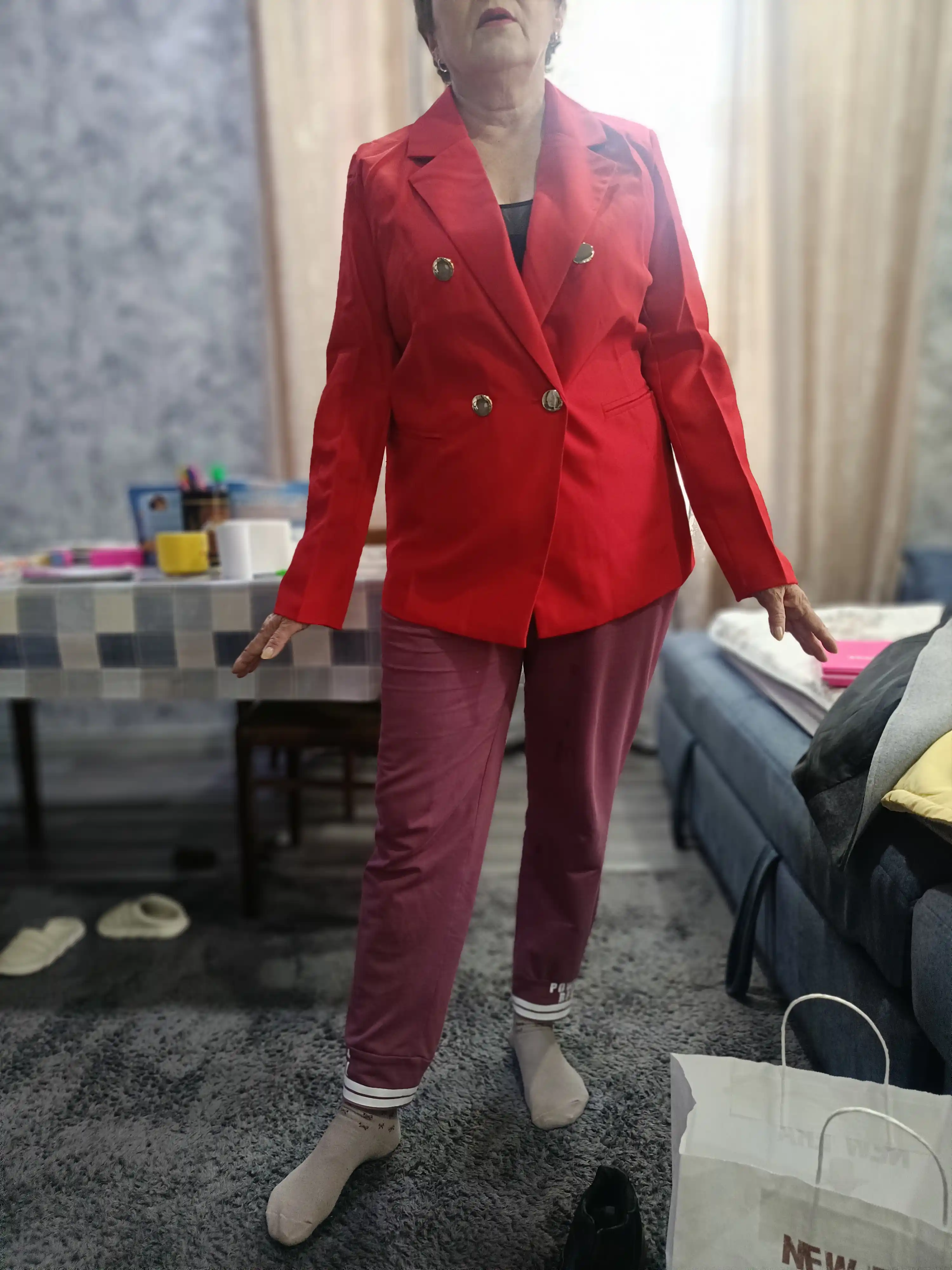 Ayollar pidjagi, klassik, tugmali uzaytirilgan jaket